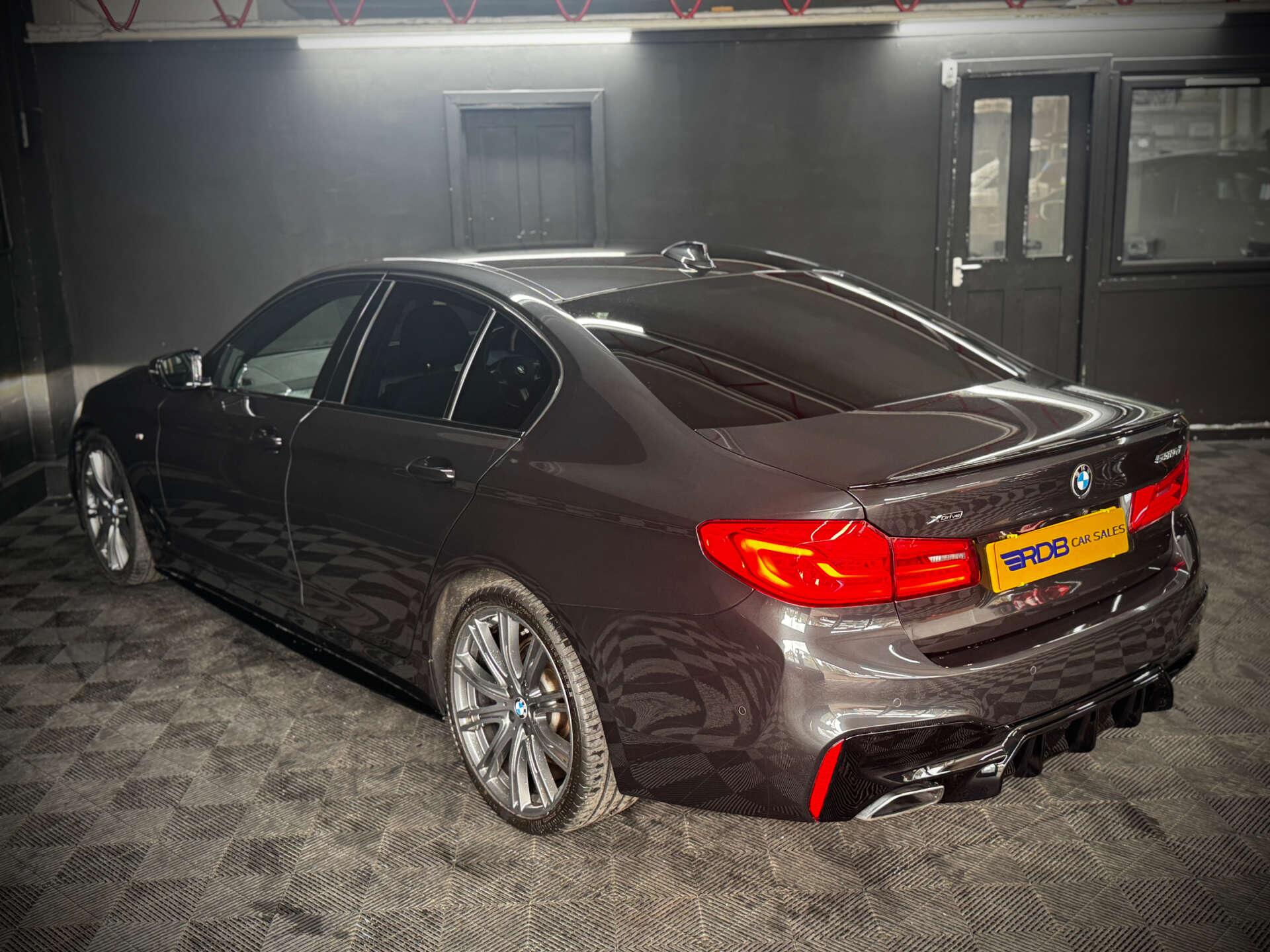 BMW 5 Series view 26