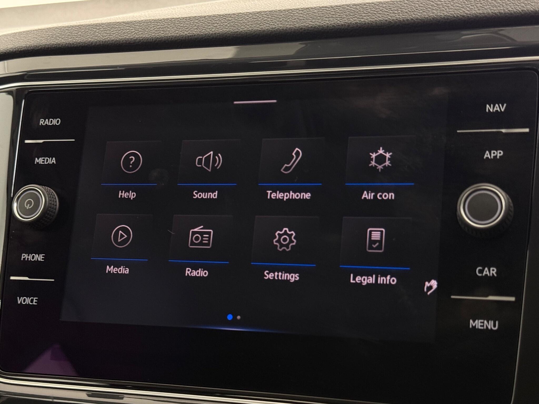 Volkswagen T-Roc view 29