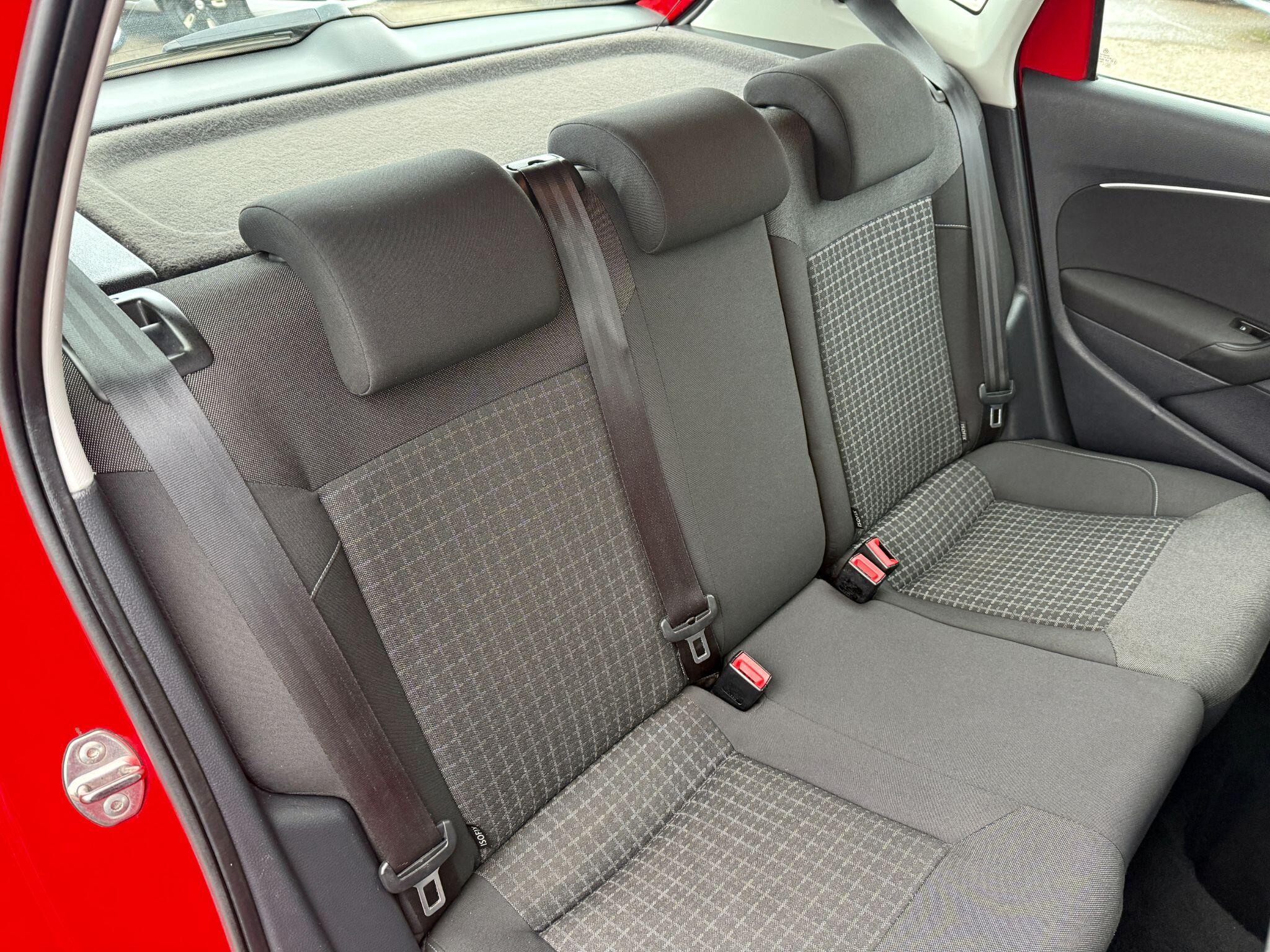 2014 Volkswagen Polo image 19