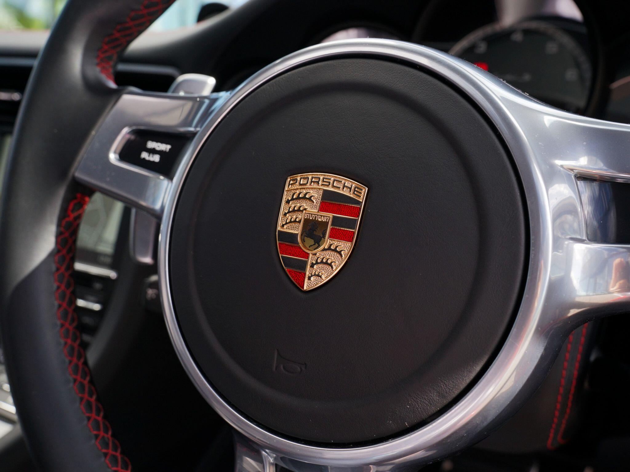 Porsche Cayman view 73