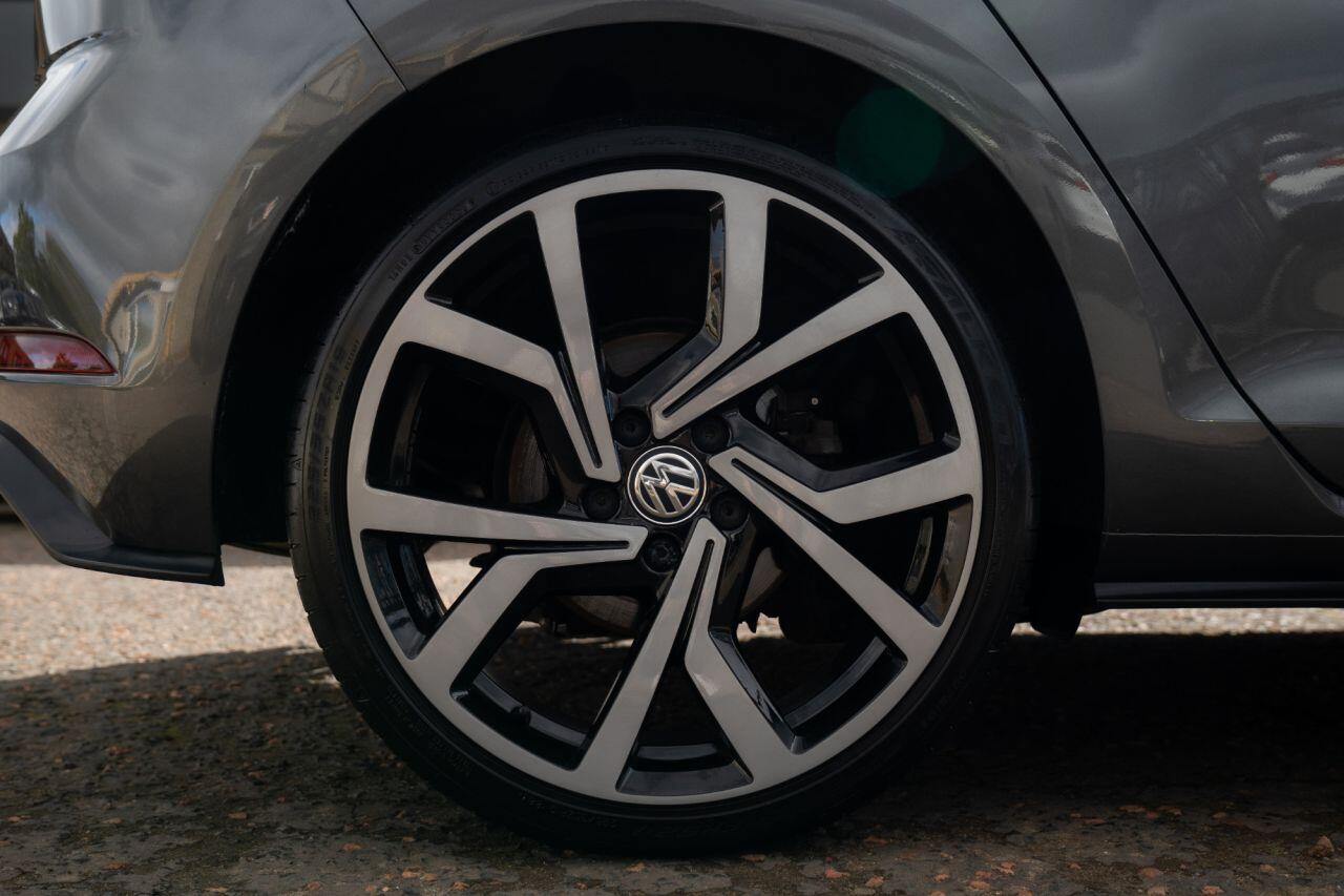 Volkswagen Golf view 35