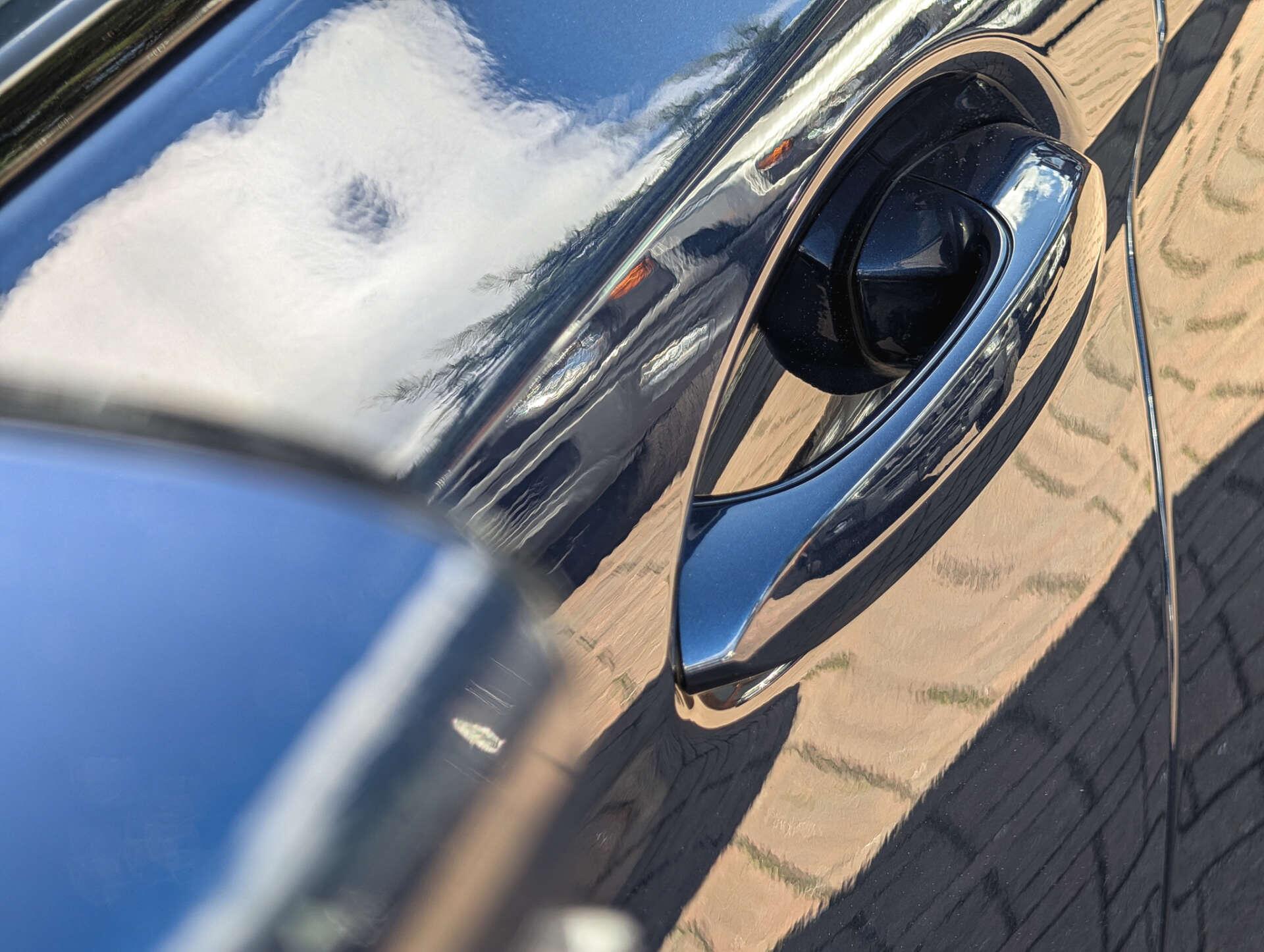 BMW 5 Series view 13