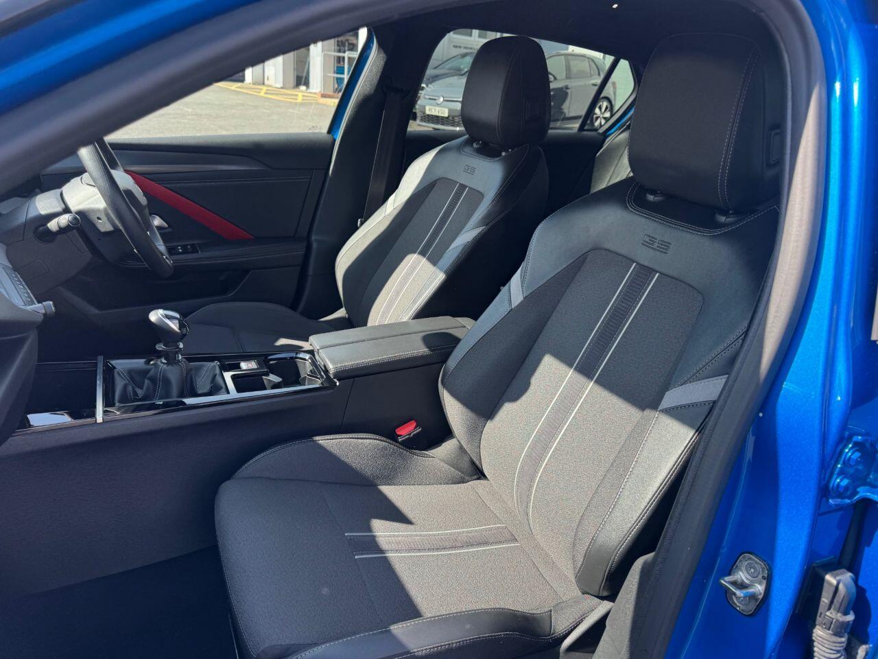 Vauxhall Astra view 17