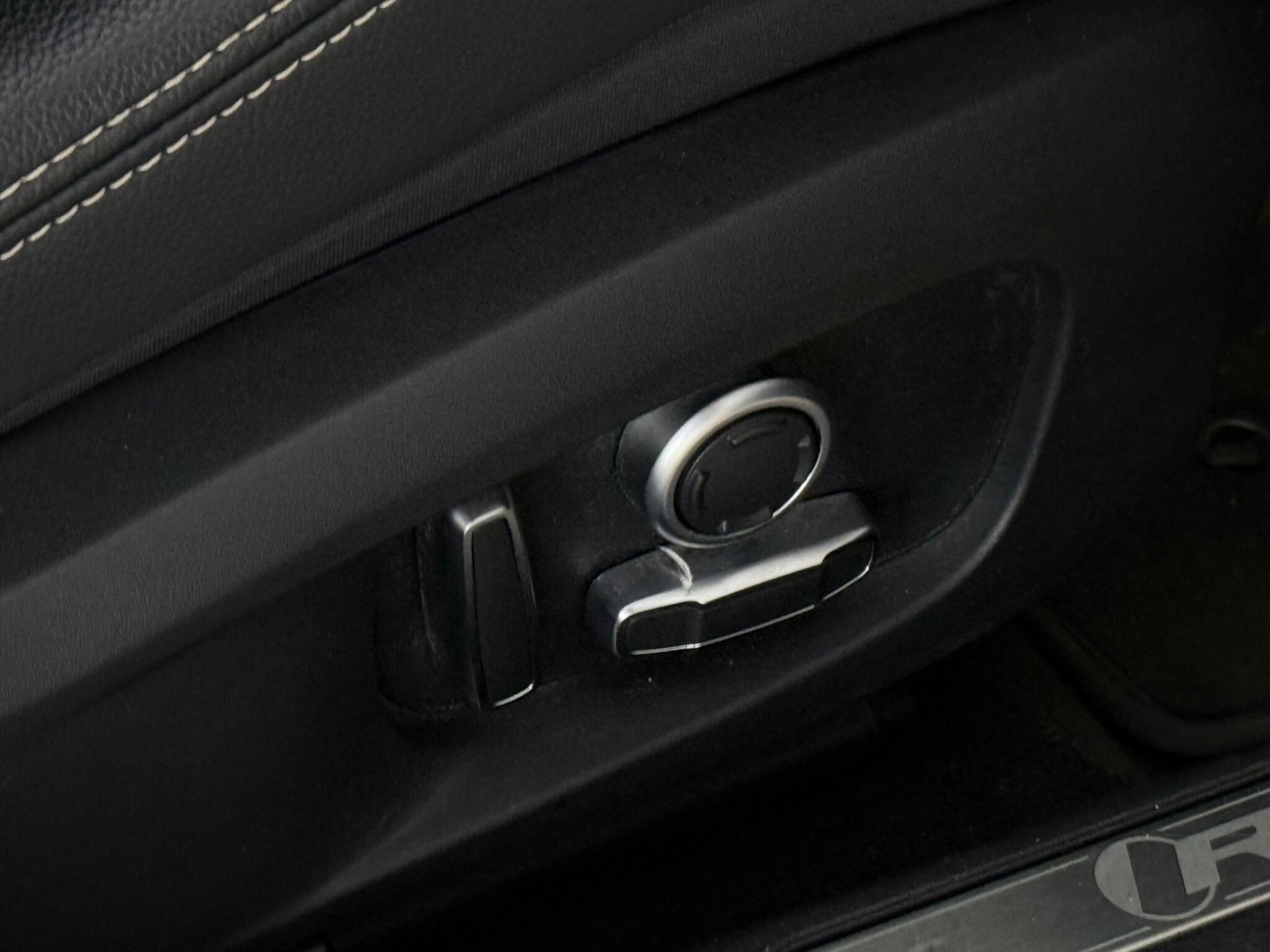 Jaguar Xe view 32