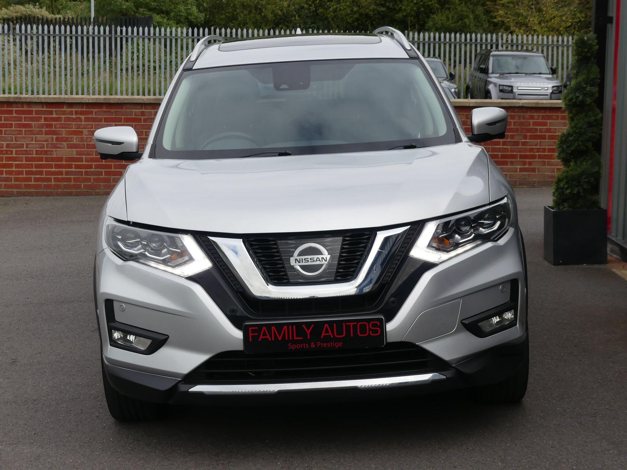 Nissan X-Trail view 4
