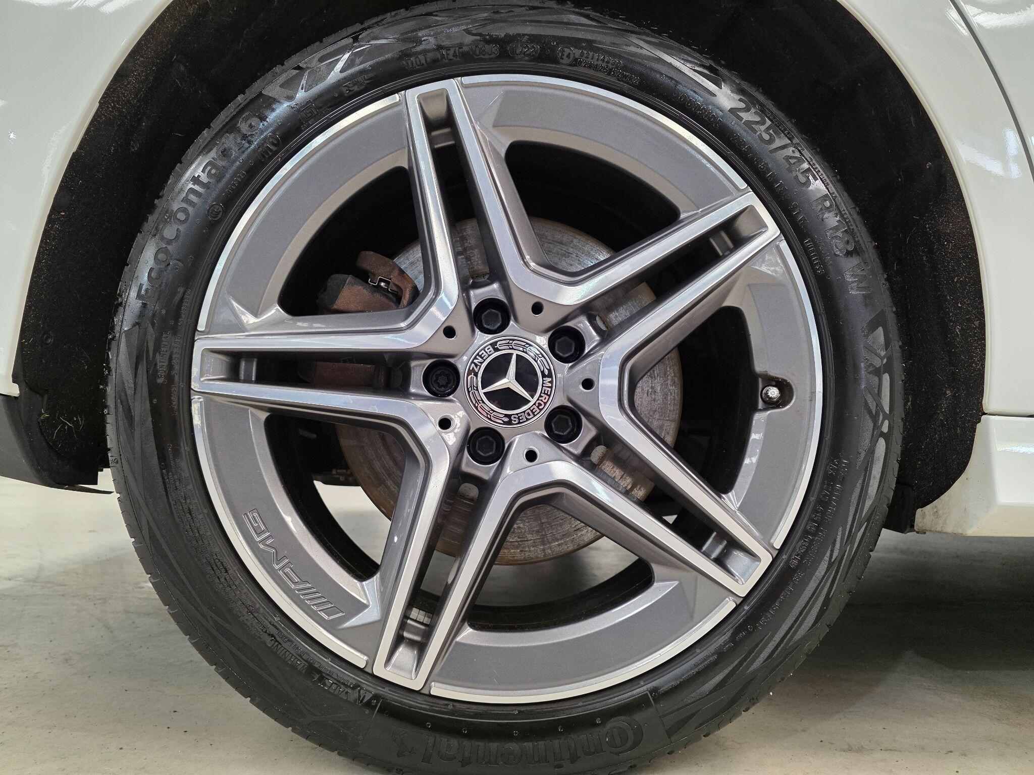 Mercedes-Benz Cla view 30