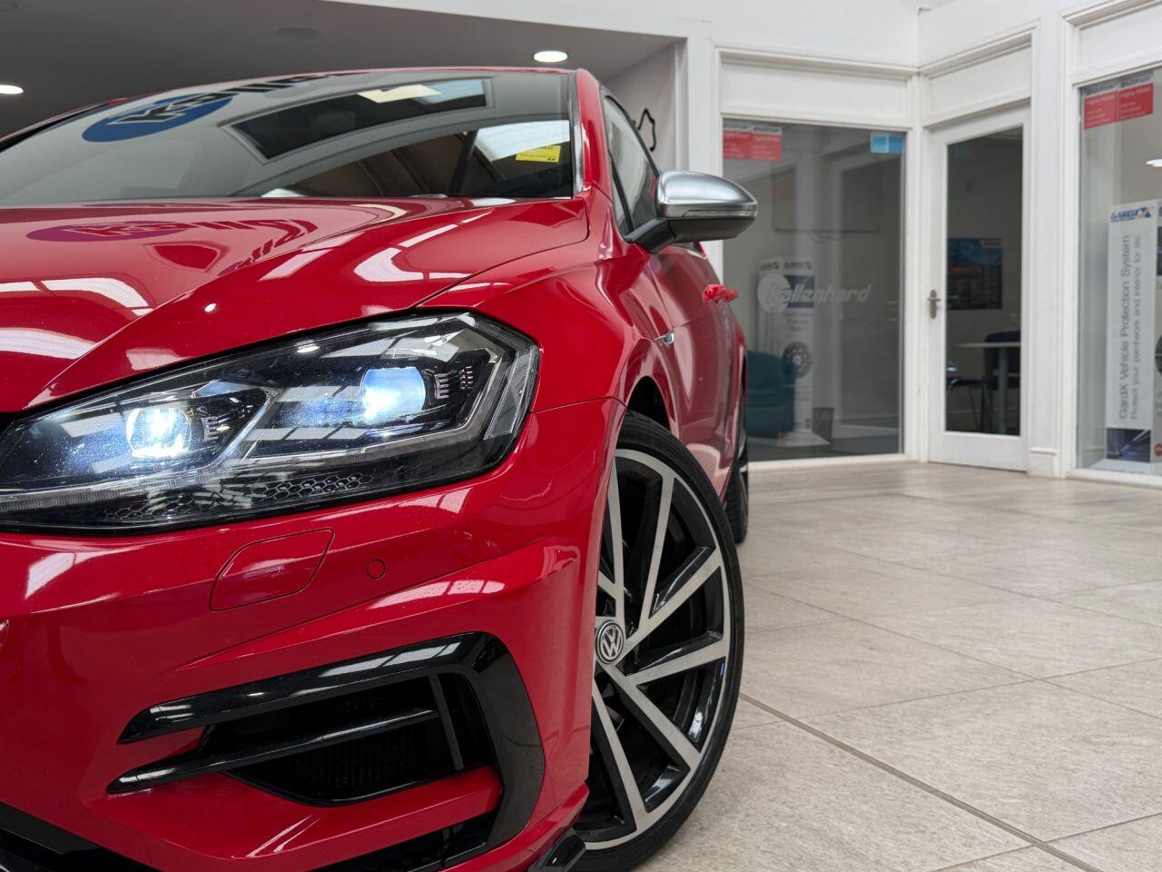 Volkswagen Golf view 4