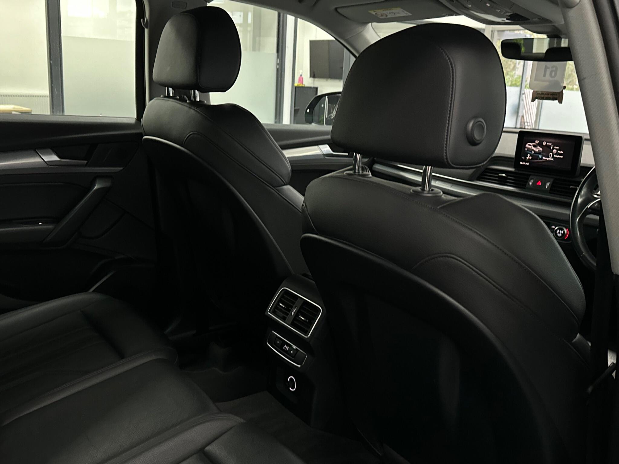 Audi Q5 view 25