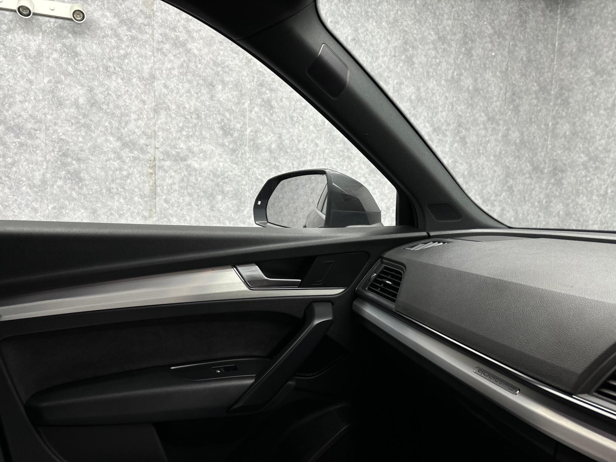 Audi Q5 view 31
