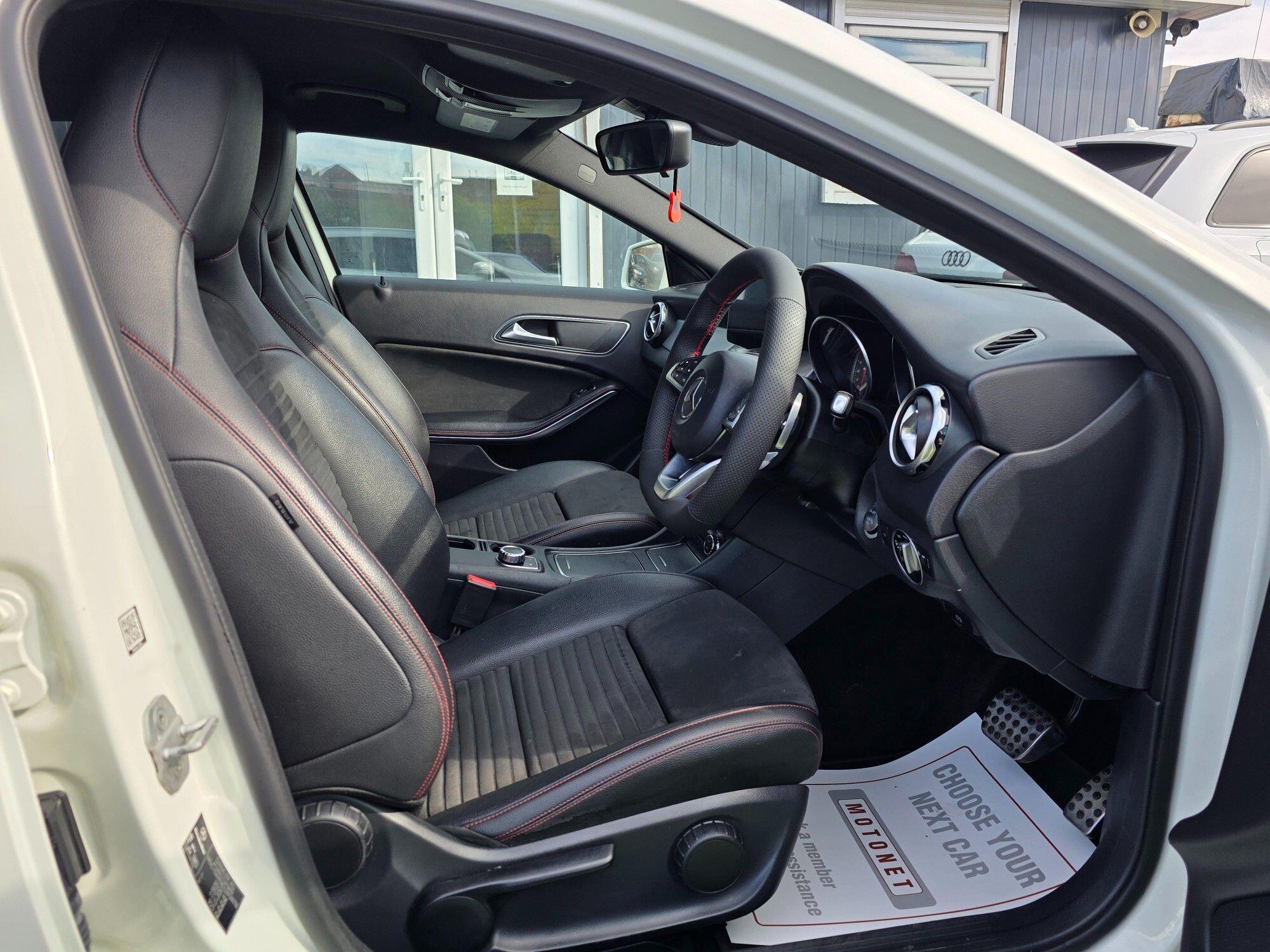 Mercedes-Benz Gla view 17