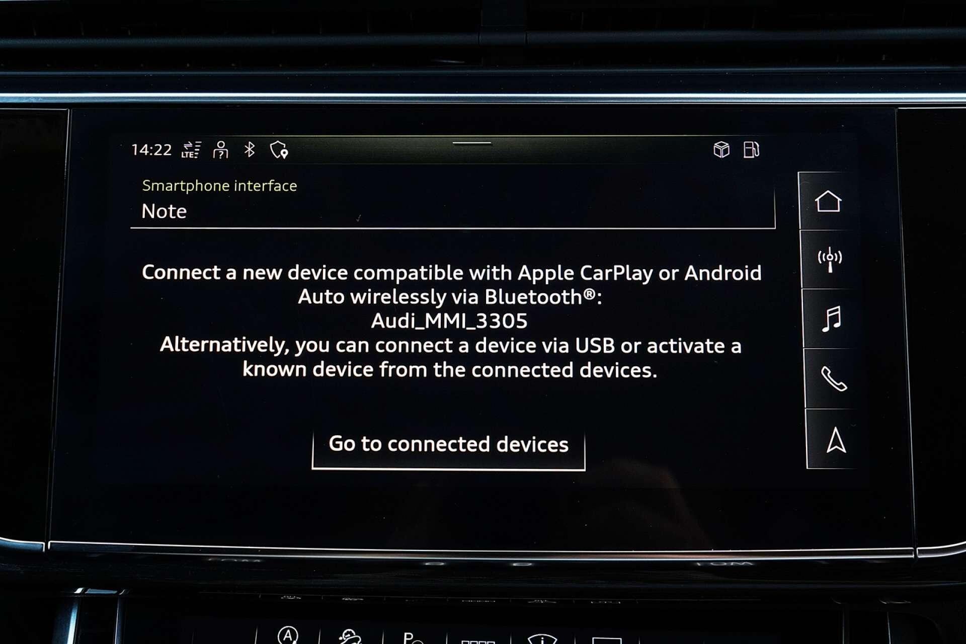 Audi RS Q8 view 30