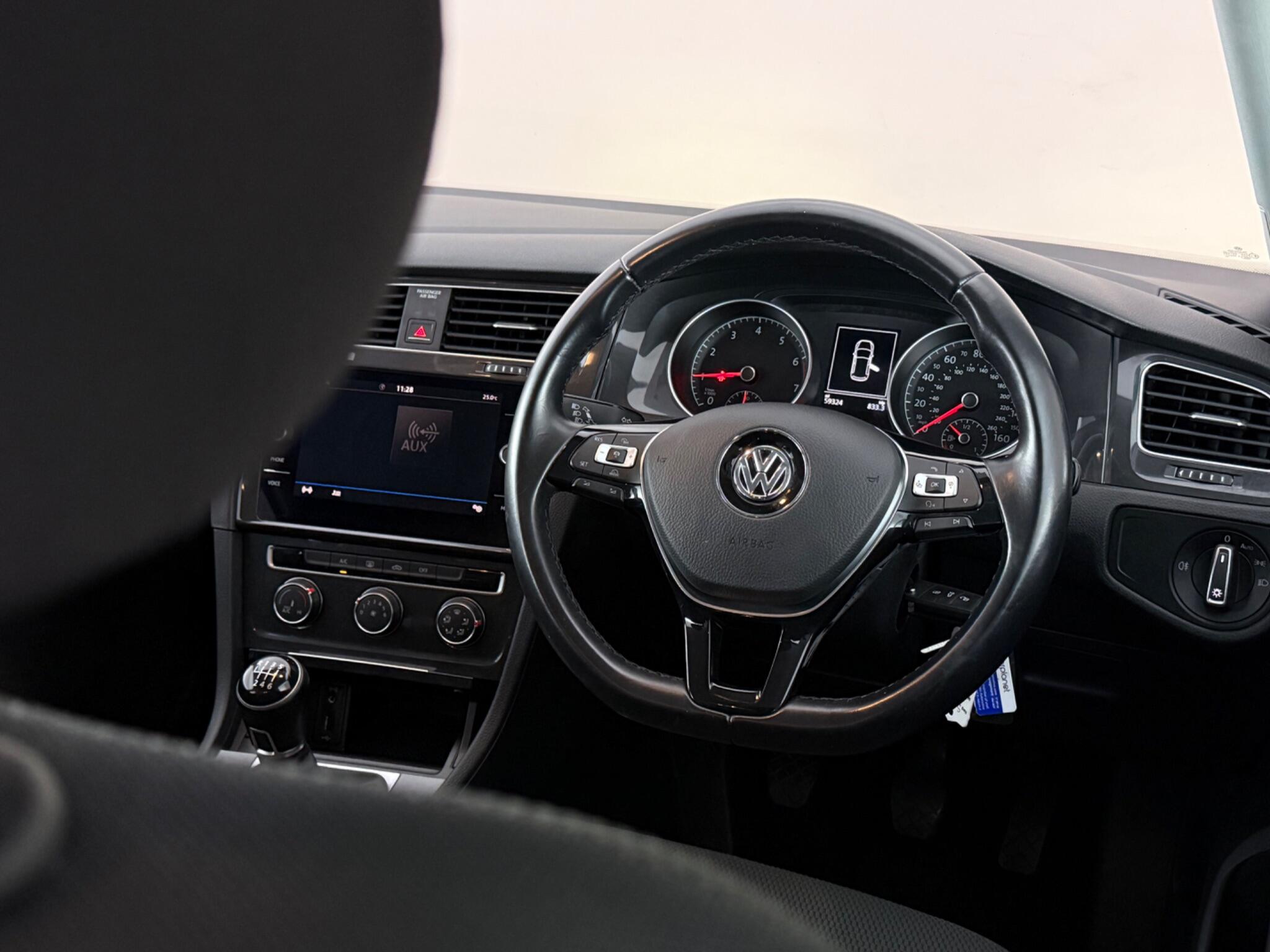 Volkswagen Golf view 13