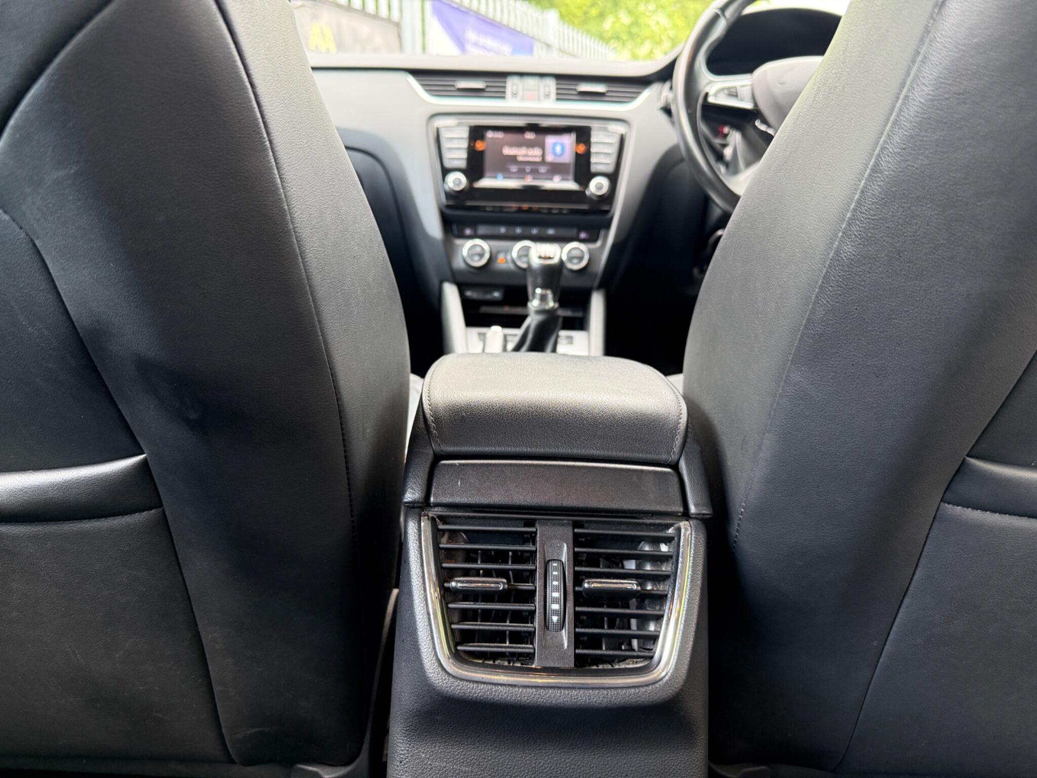 2014 Skoda Octavia image 21