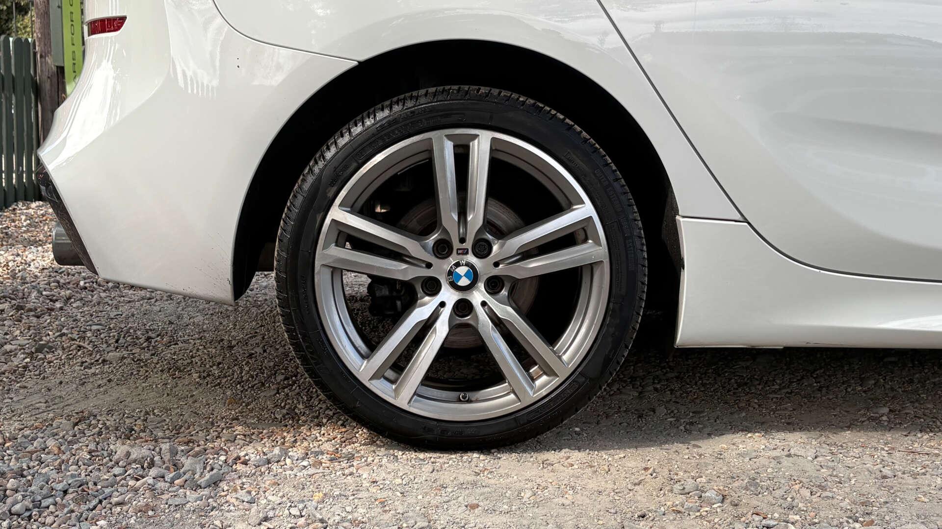 BMW 2 Series view 39