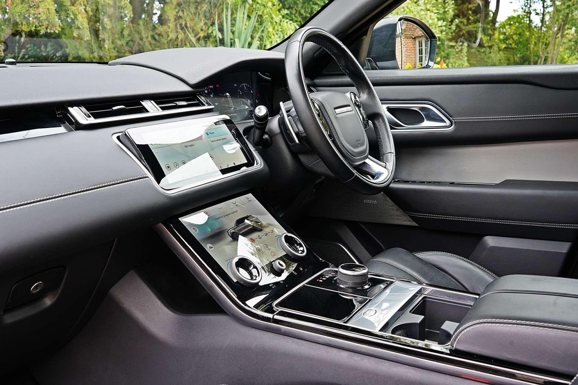 Land Rover Range Rover Velar view 18