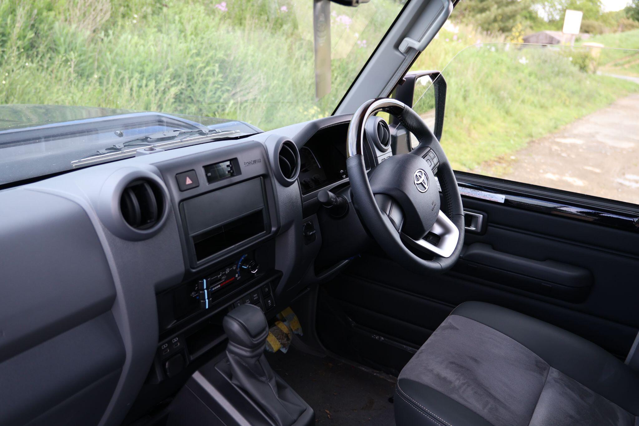 Toyota Land Cruiser view 55