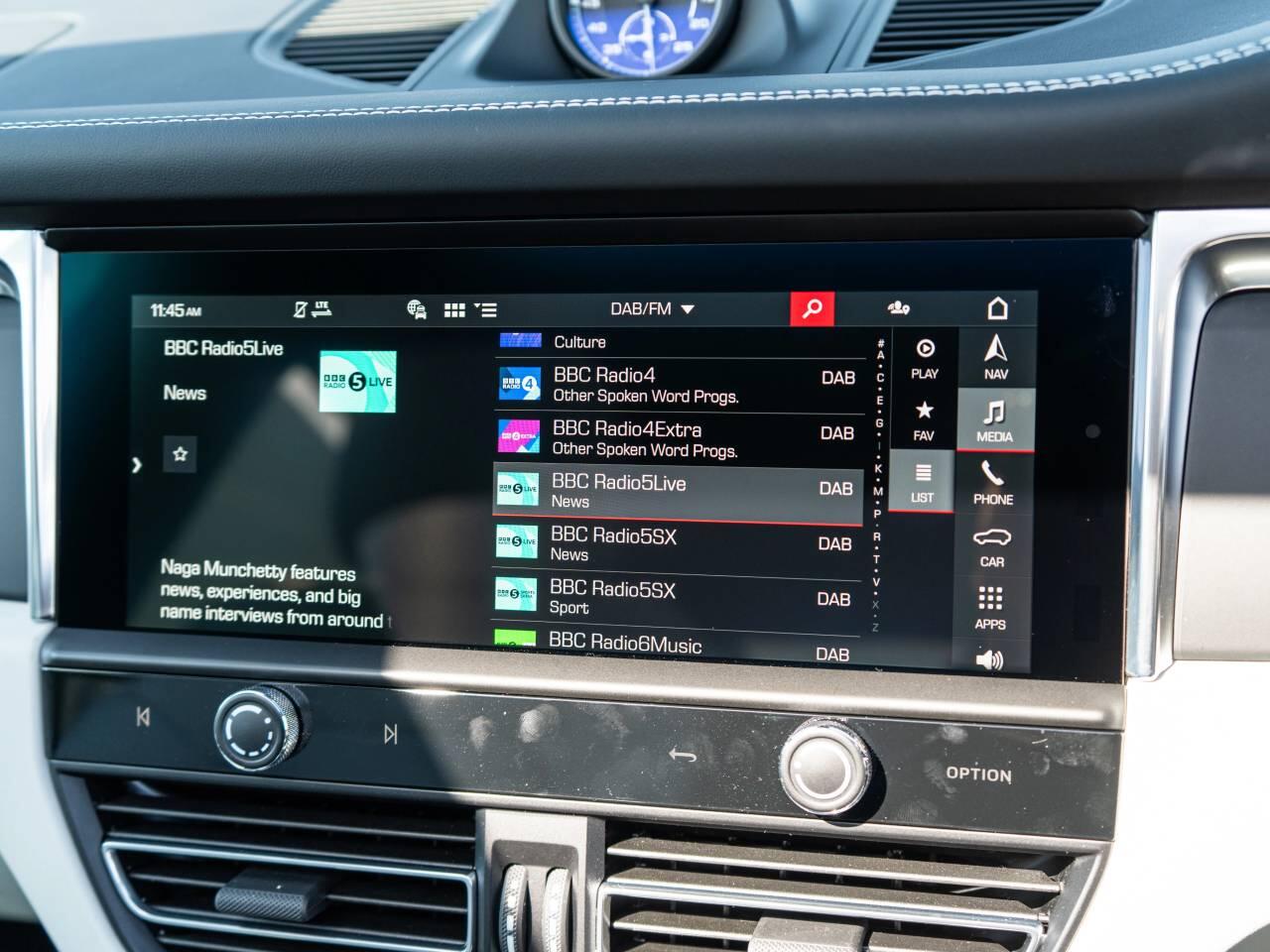 Porsche Macan view 32