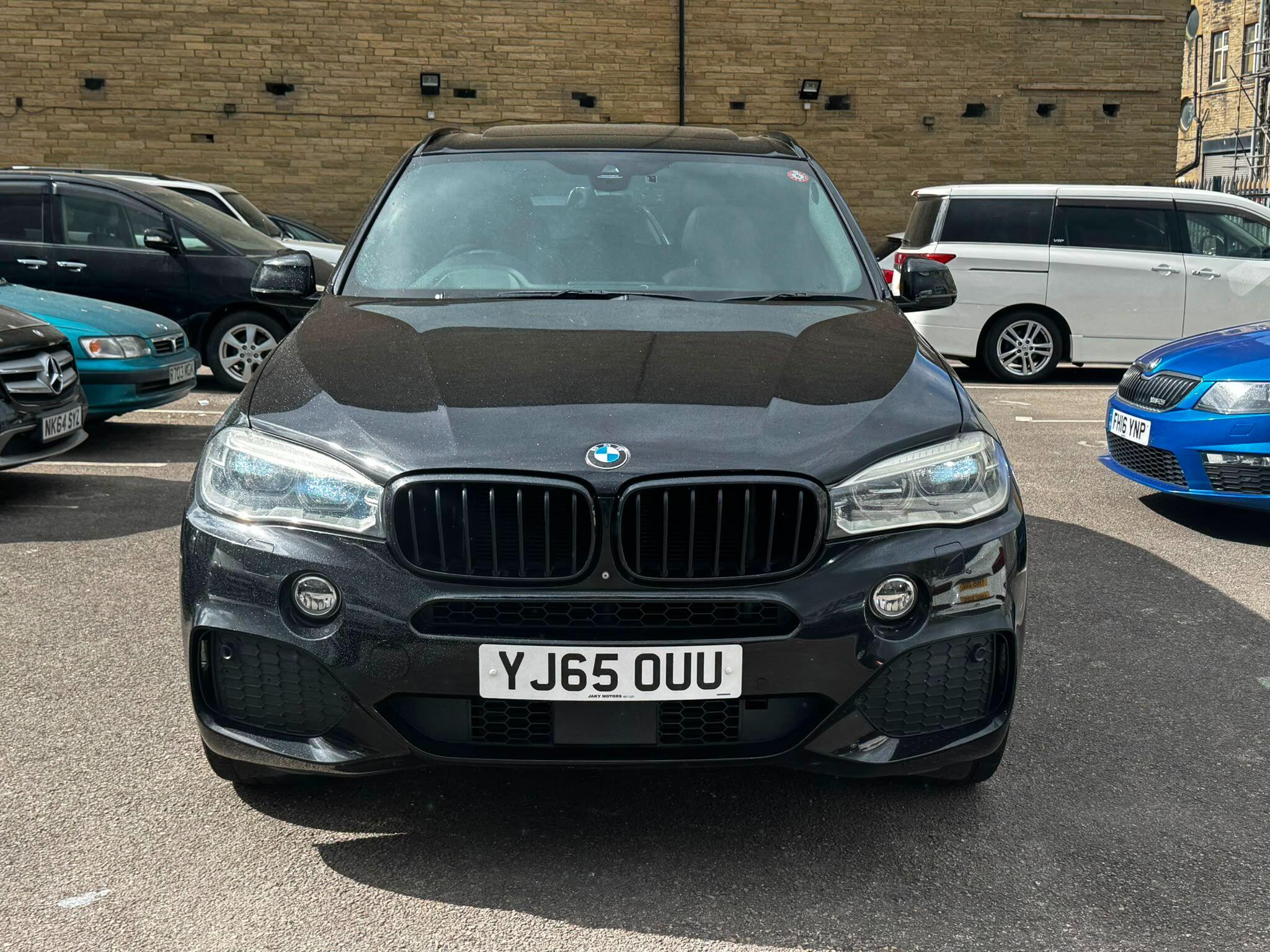 BMW X5 view 8
