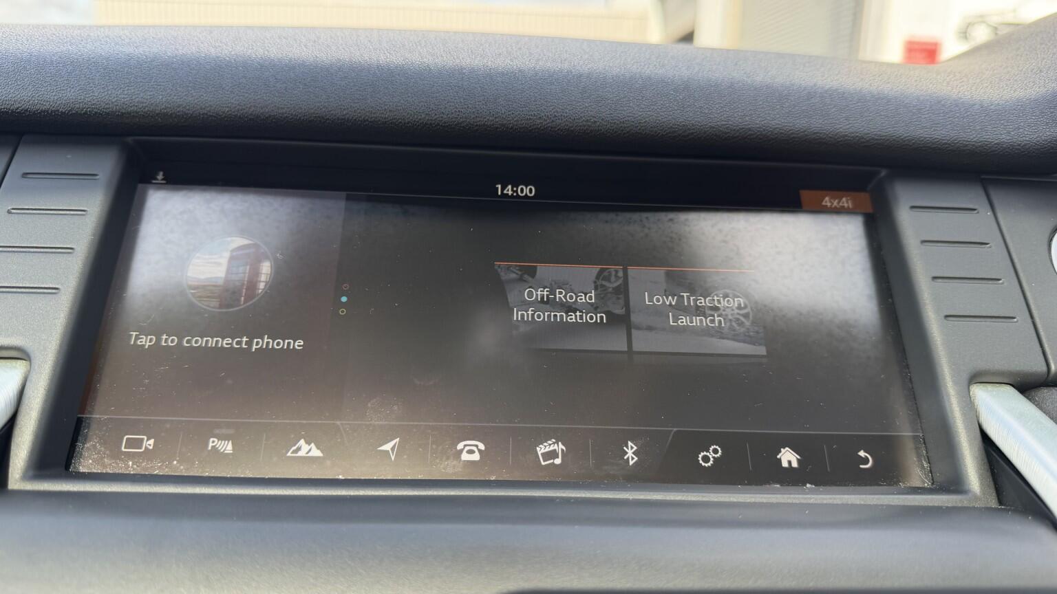 Land Rover Discovery Sport view 37