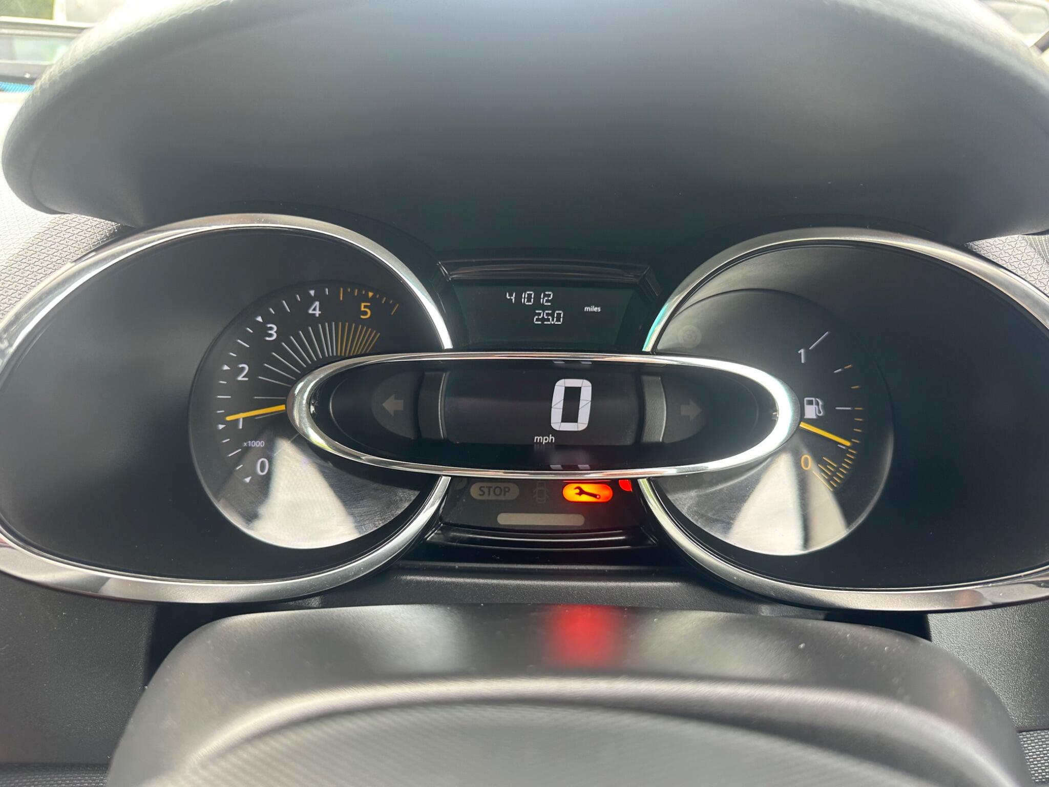 Renault Clio view 24