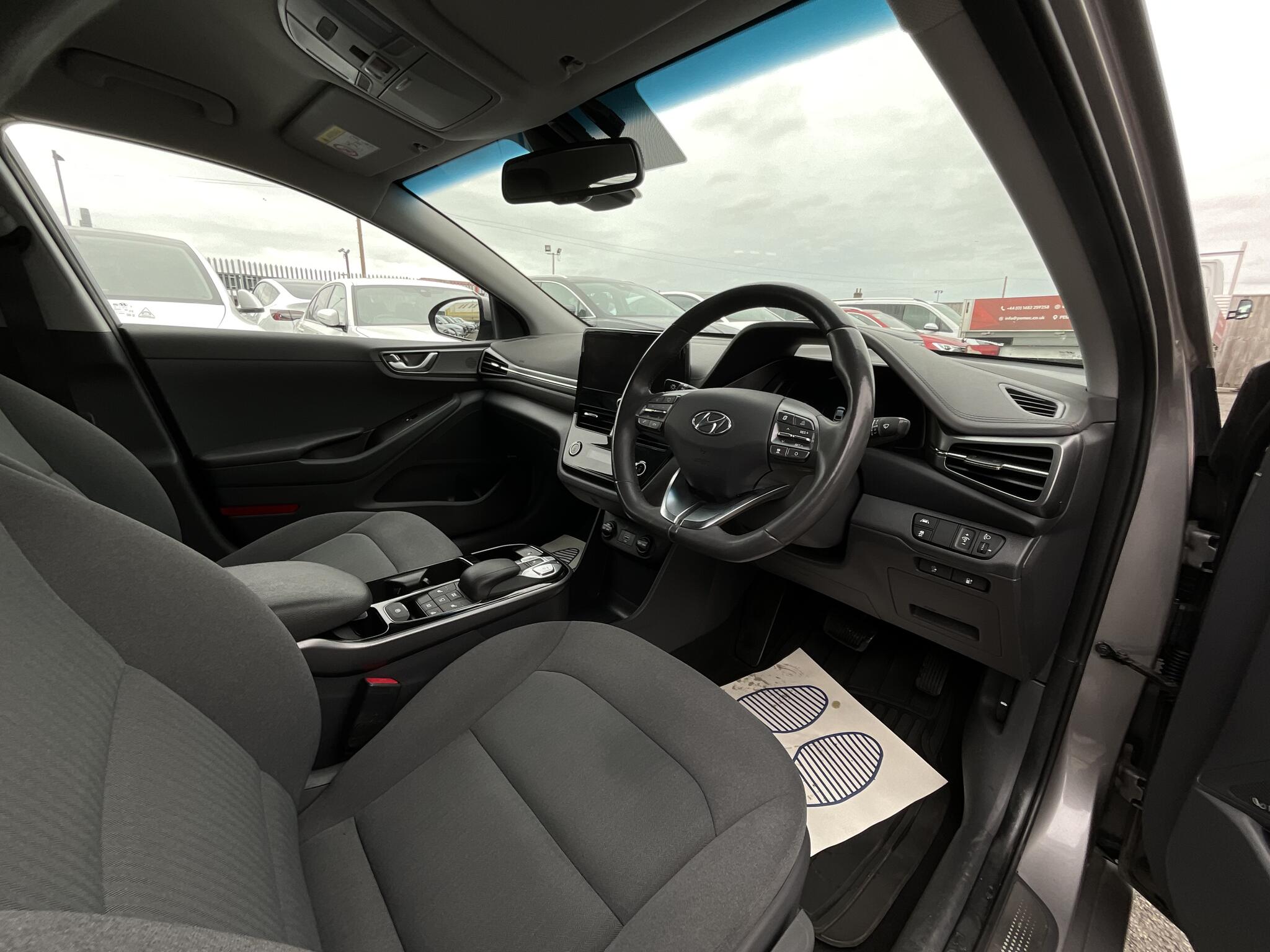 Hyundai Ioniq view 8