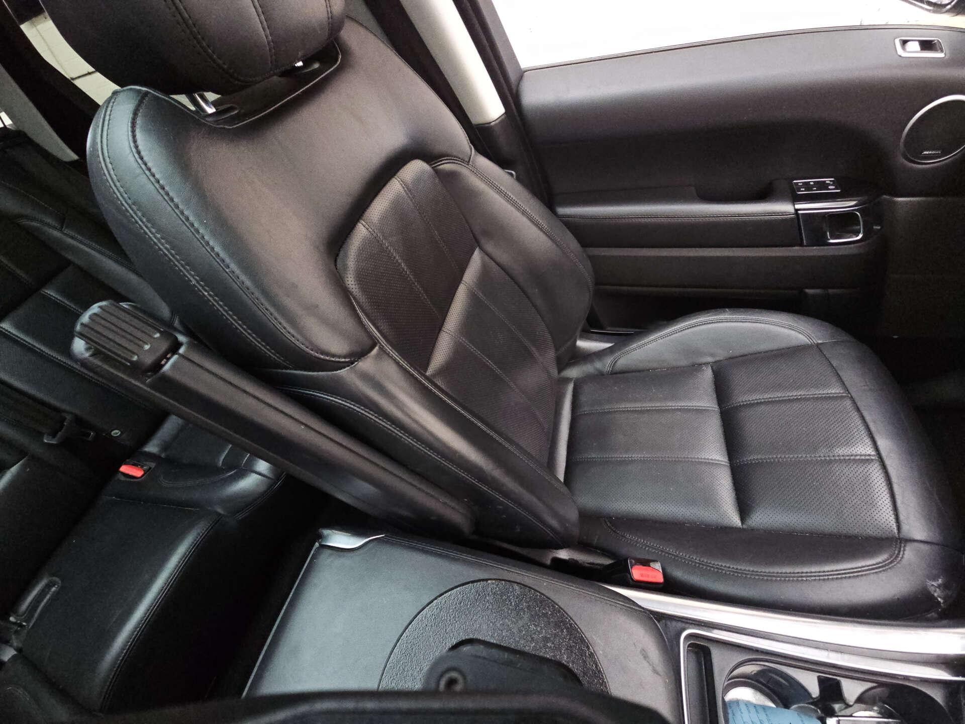 Land Rover Range Rover Sport view 10