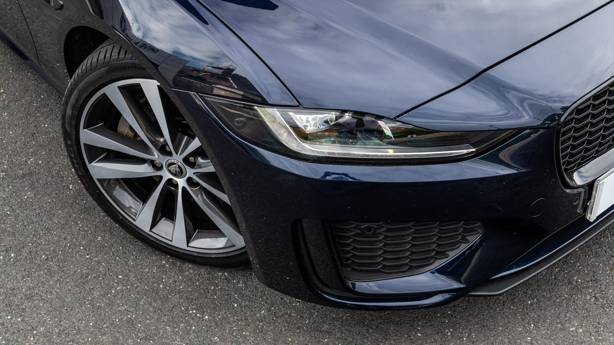 Jaguar Xe view 39