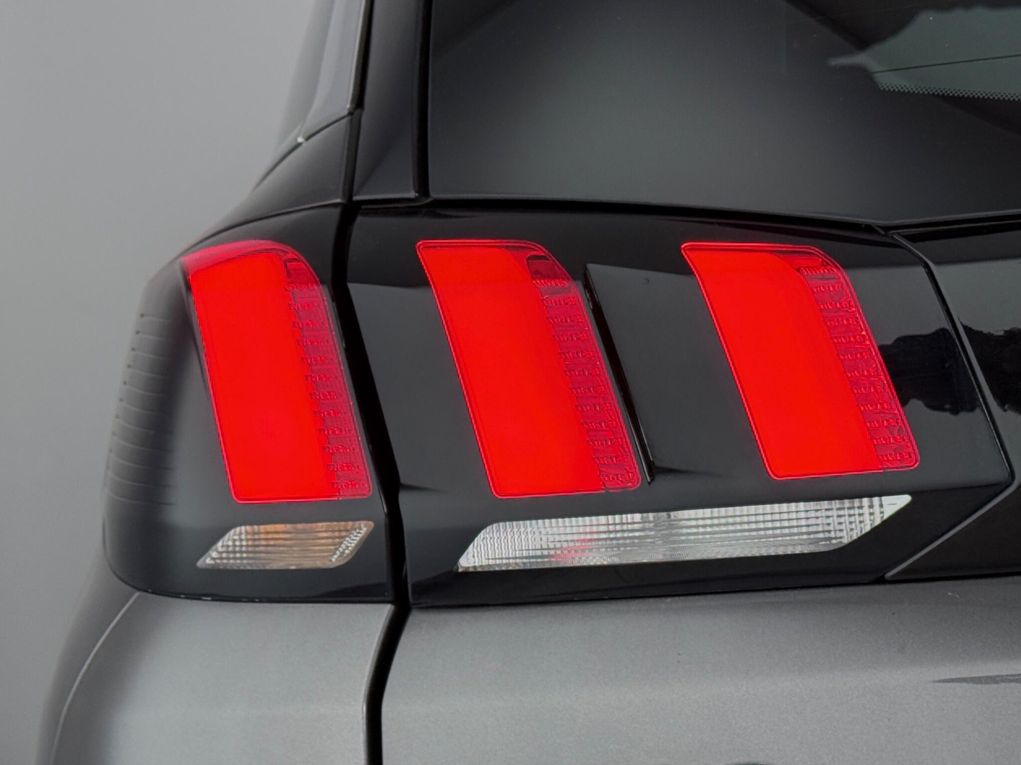 Peugeot 5008 view 12