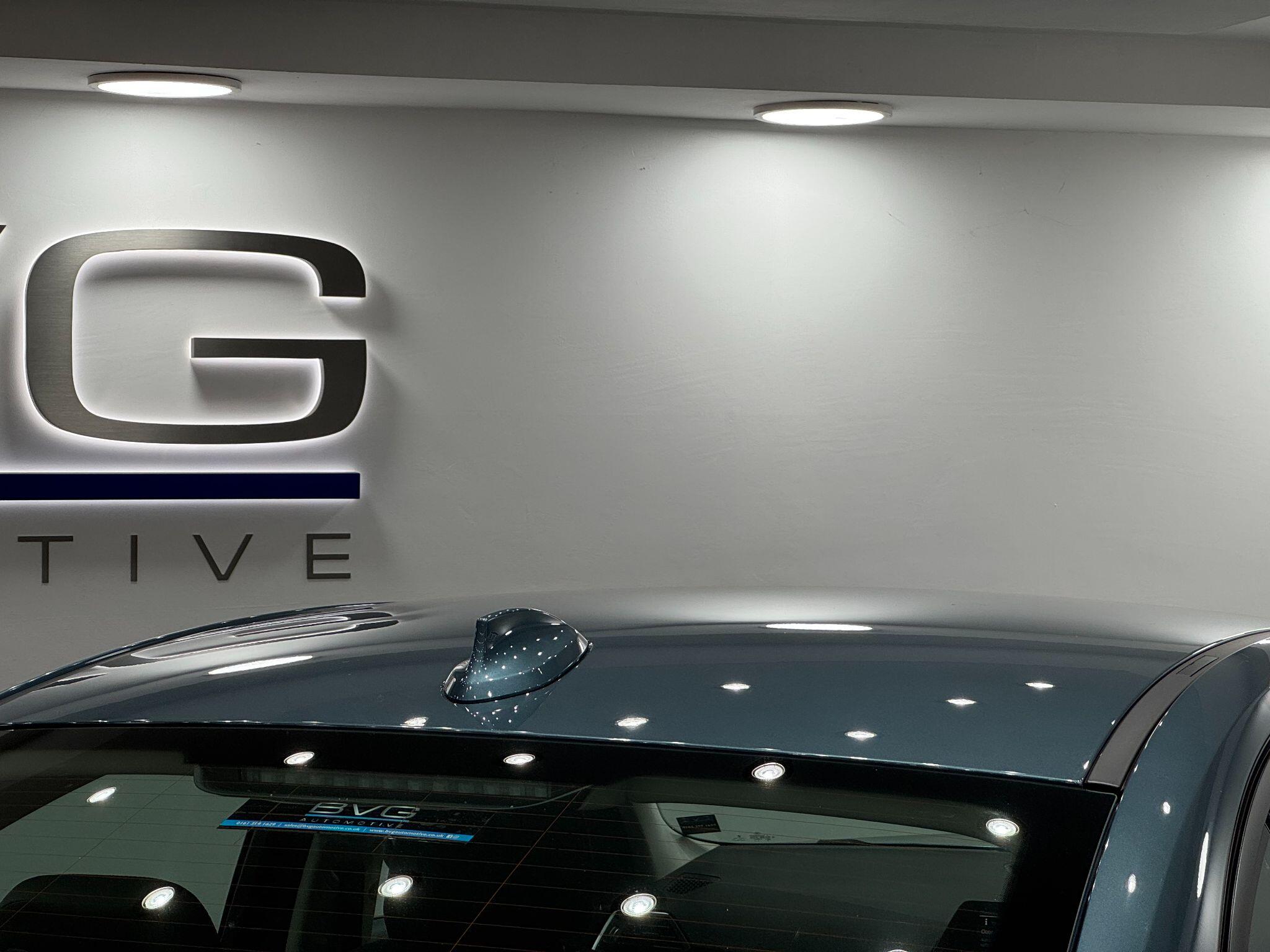 BMW 3 Series view 27