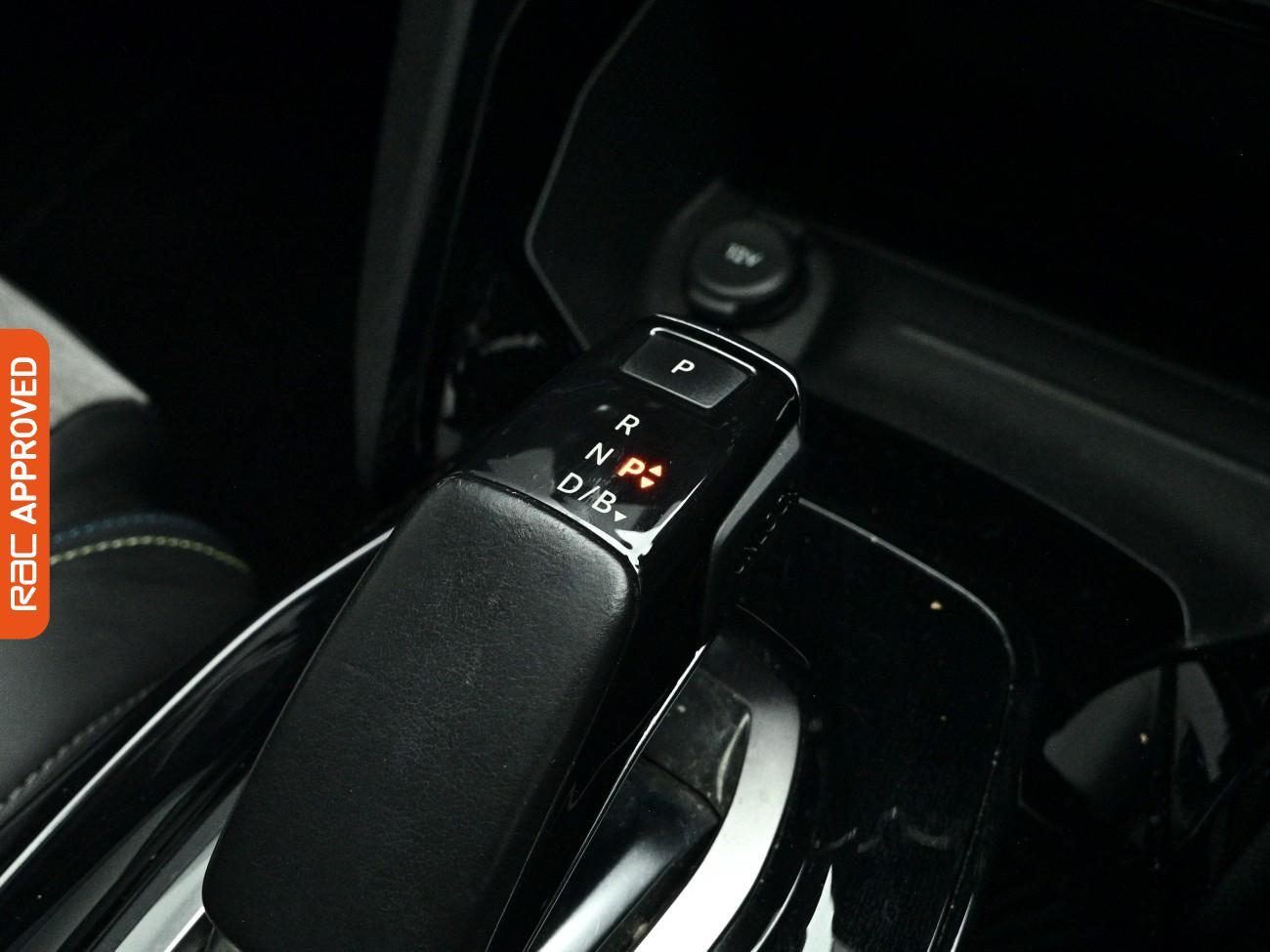 Peugeot E-208 view 23