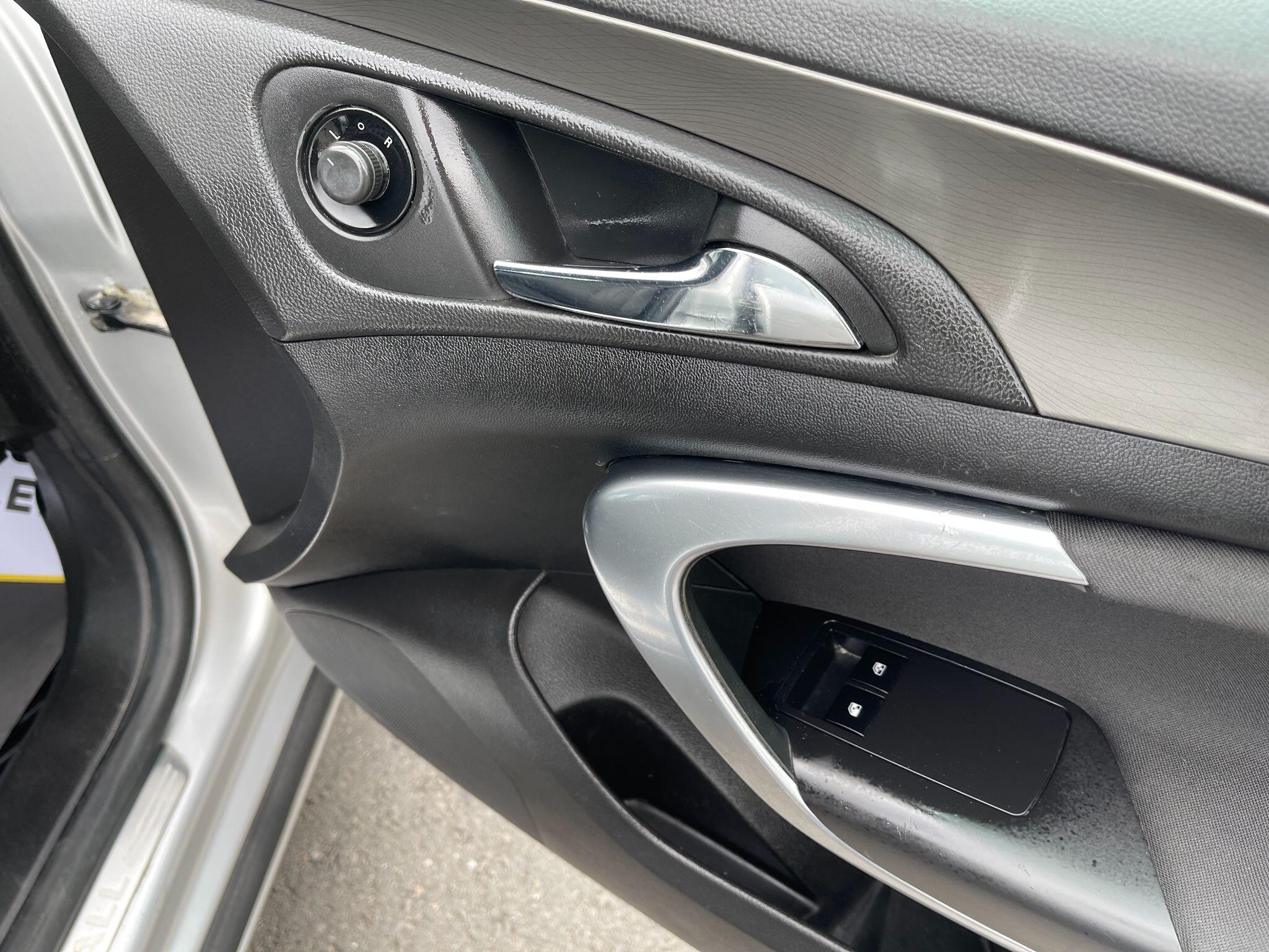Vauxhall Insignia view 33