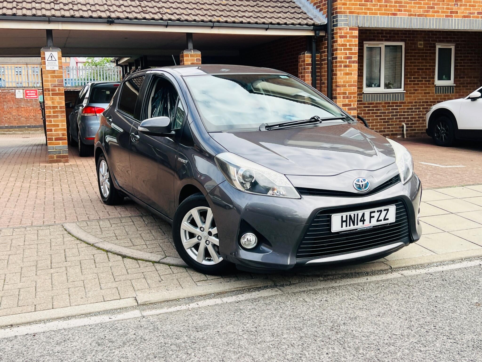 Toyota Yaris view 10