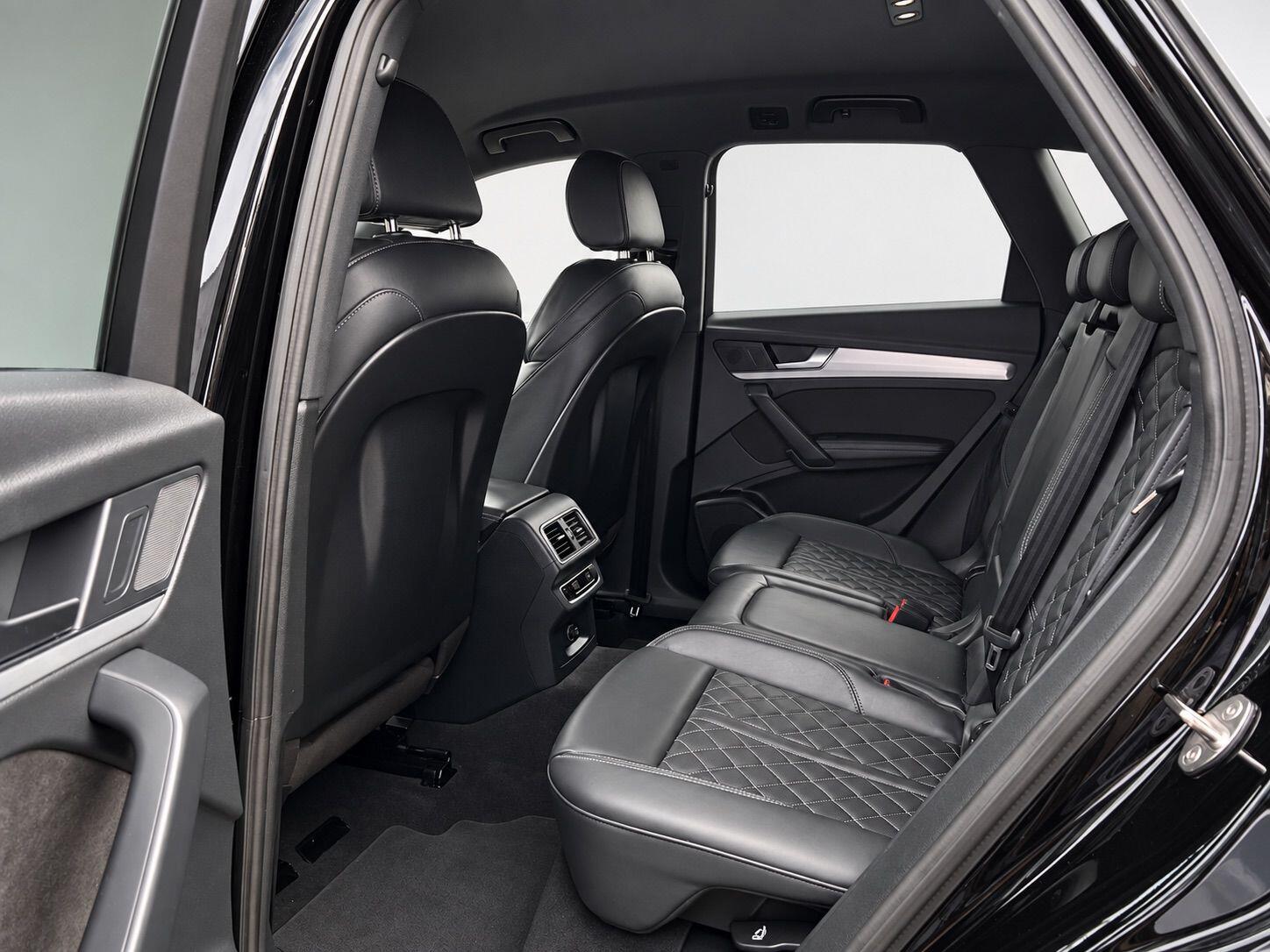 Audi SQ5 view 45