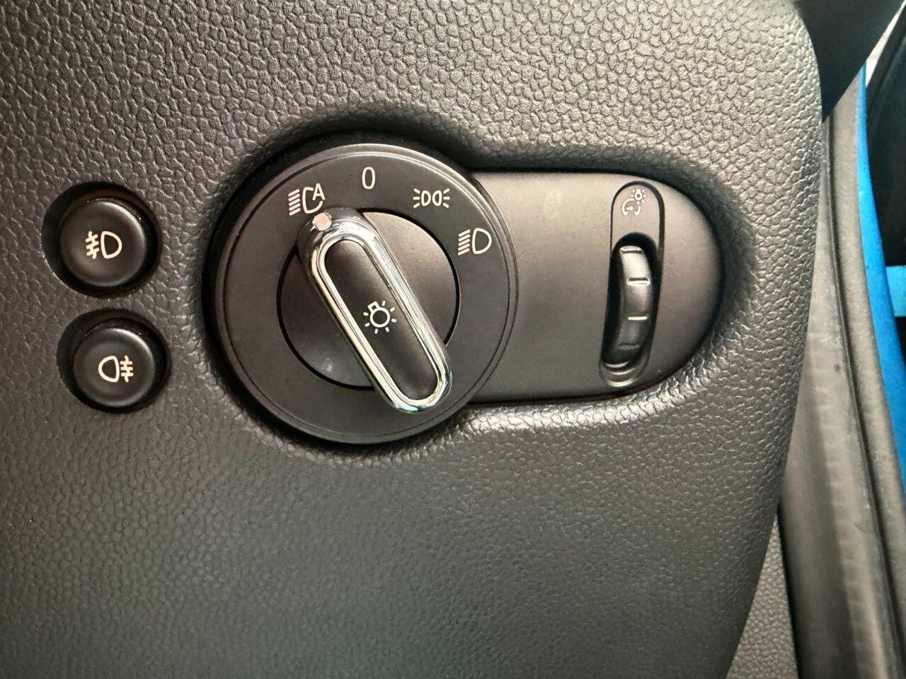 Mini Hatch view 12