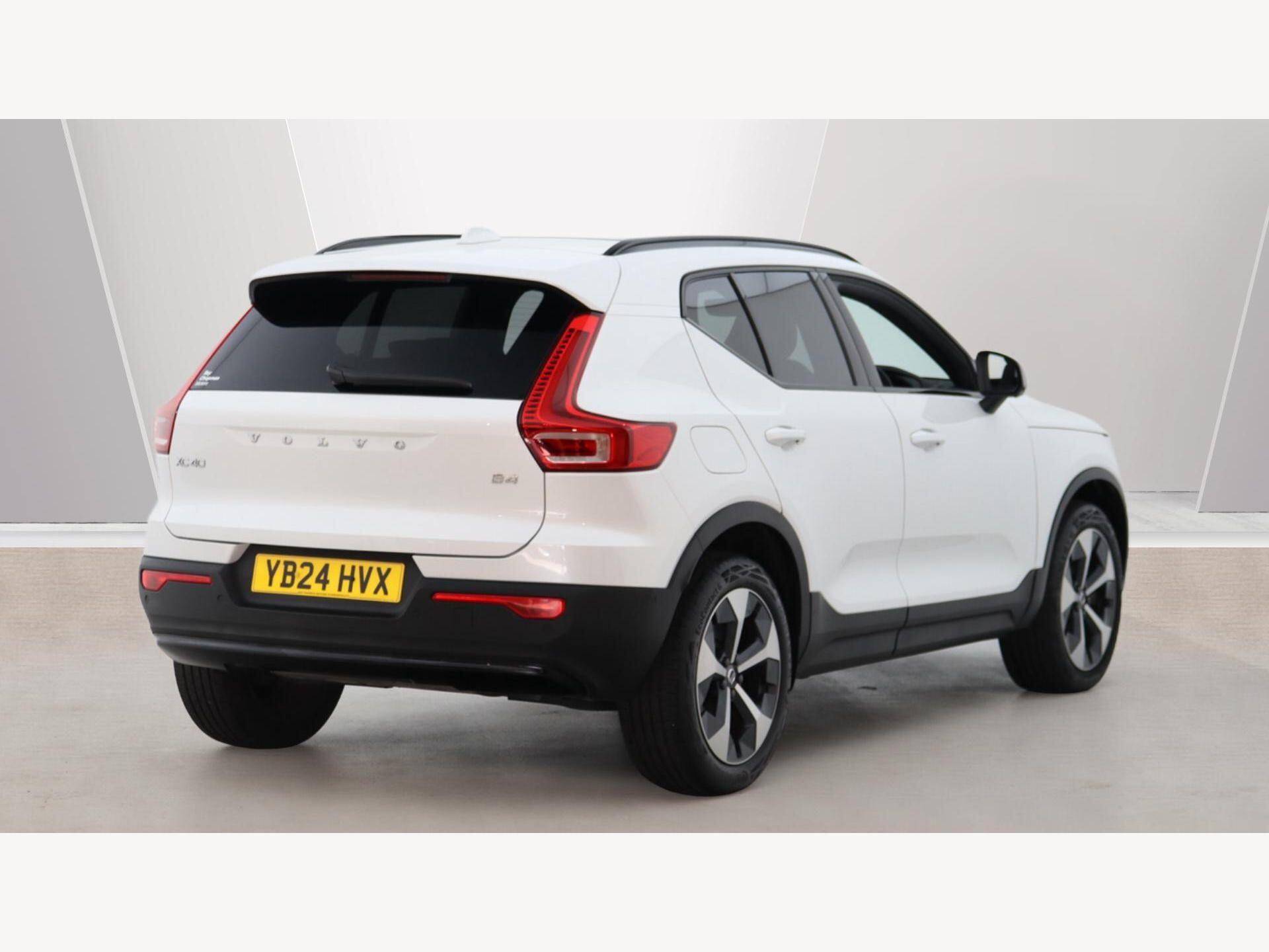 Volvo XC40 view 2