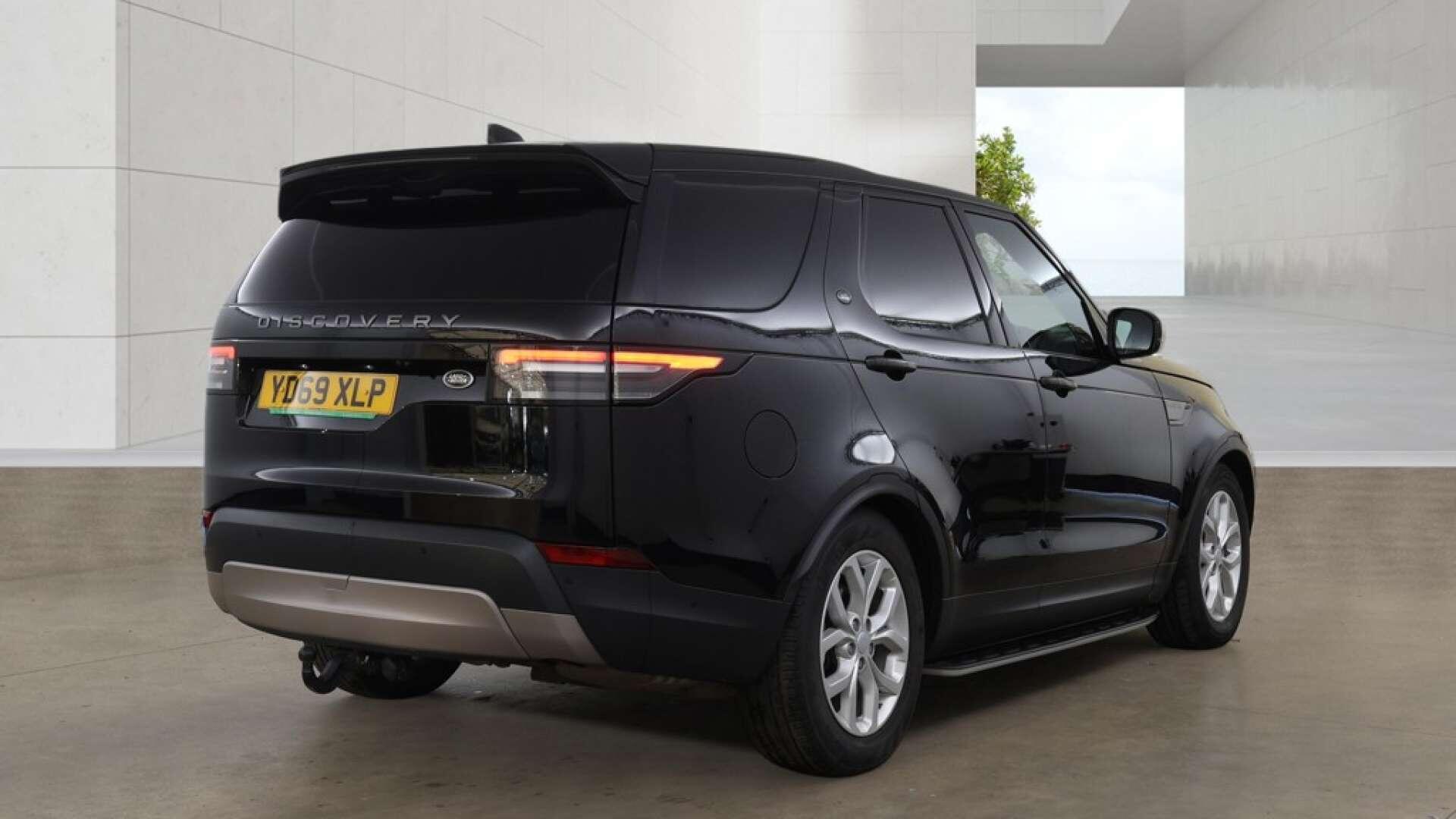 Land Rover Discovery view 5