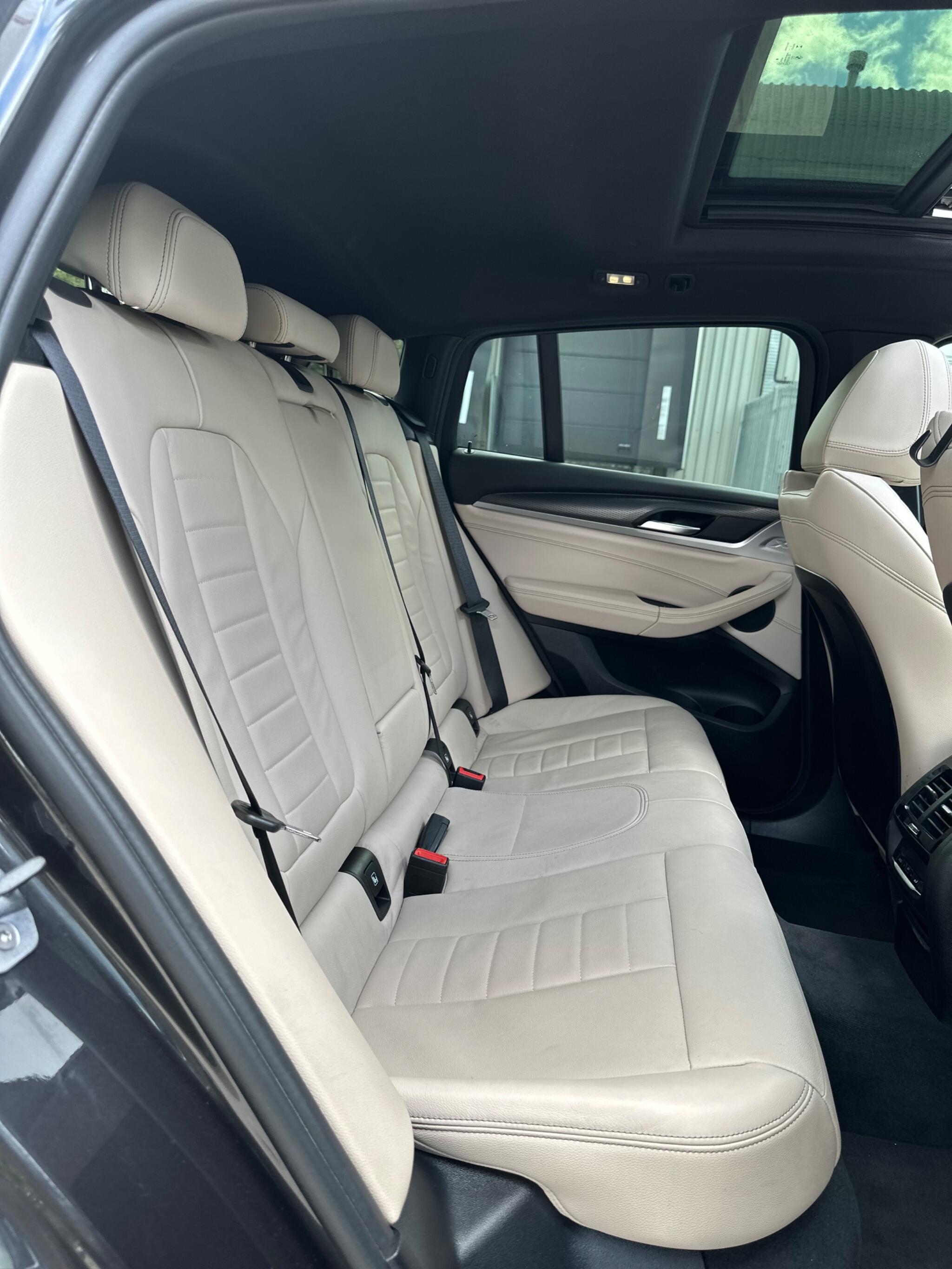 BMW X4 view 13