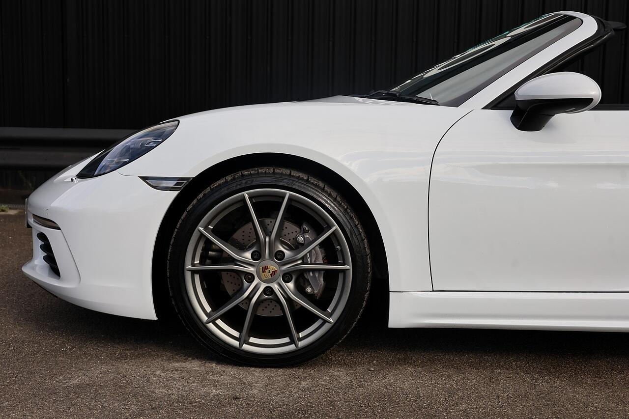 Porsche 718 Boxster view 36