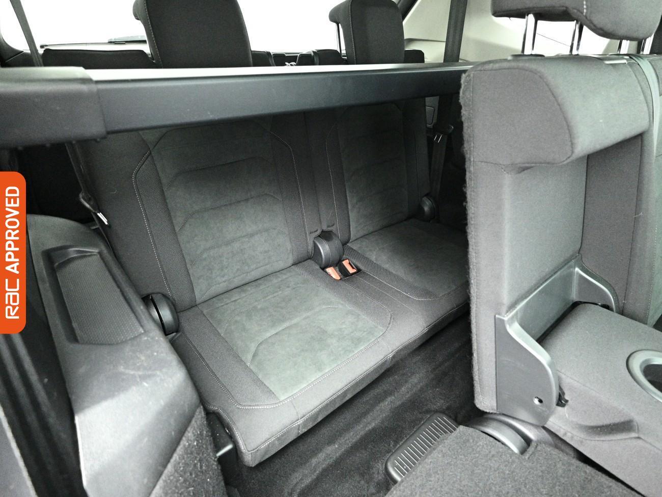 Volkswagen Tiguan Allspace view 28