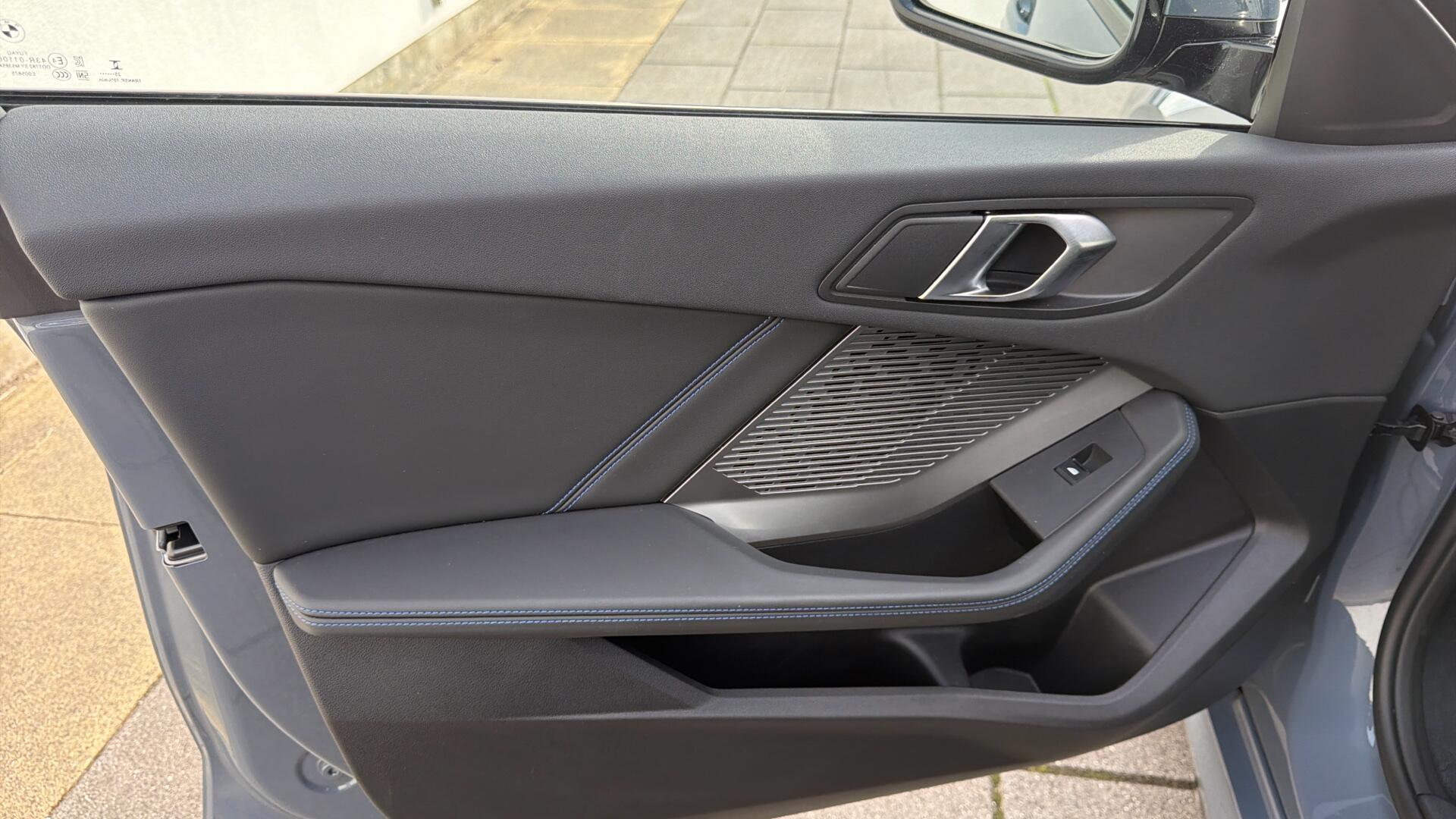 BMW 1 Series view 42