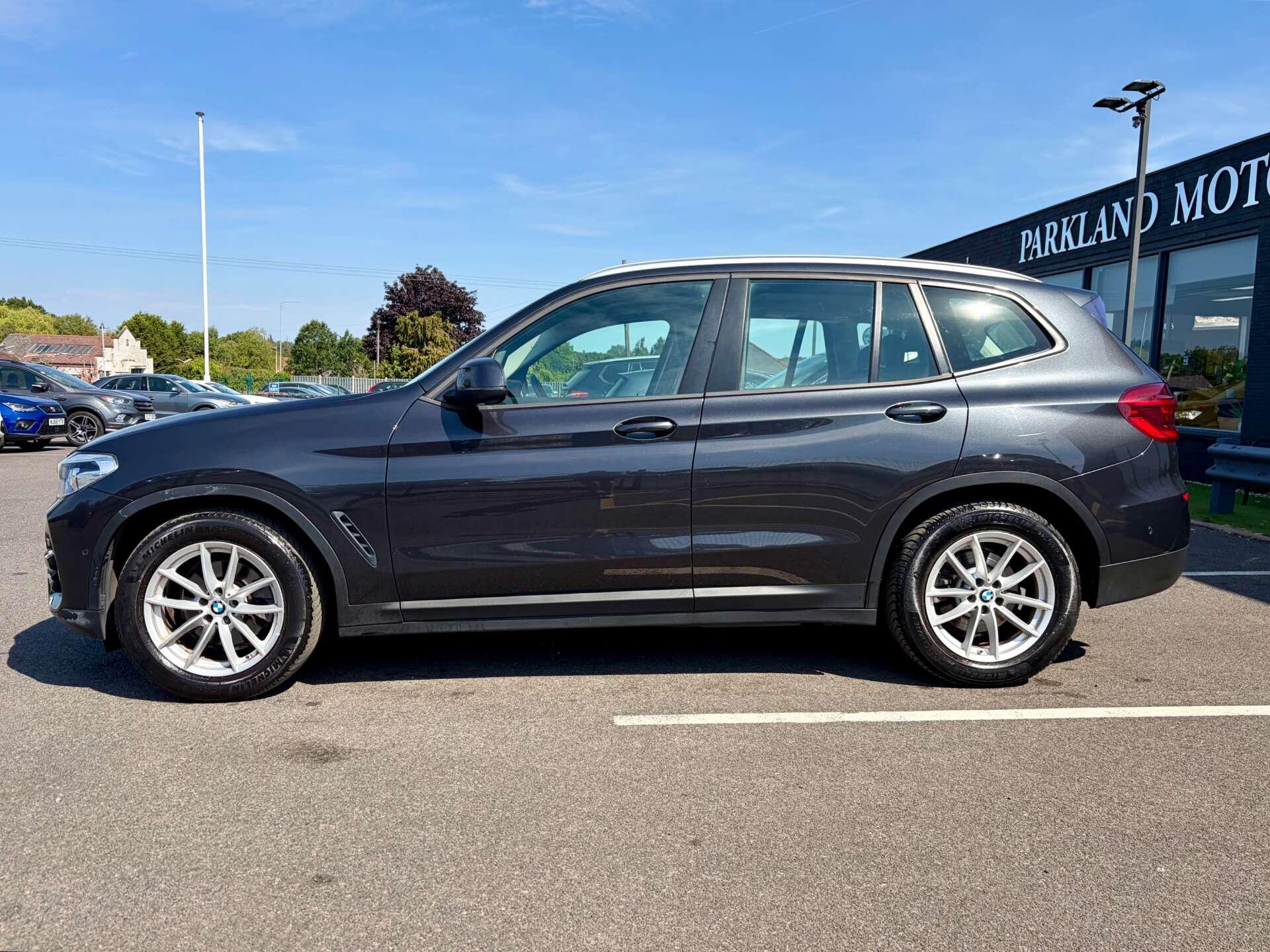 BMW X3 view 5