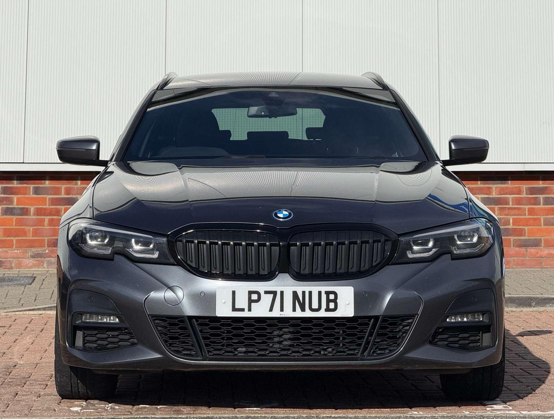 BMW 3 Series view 2