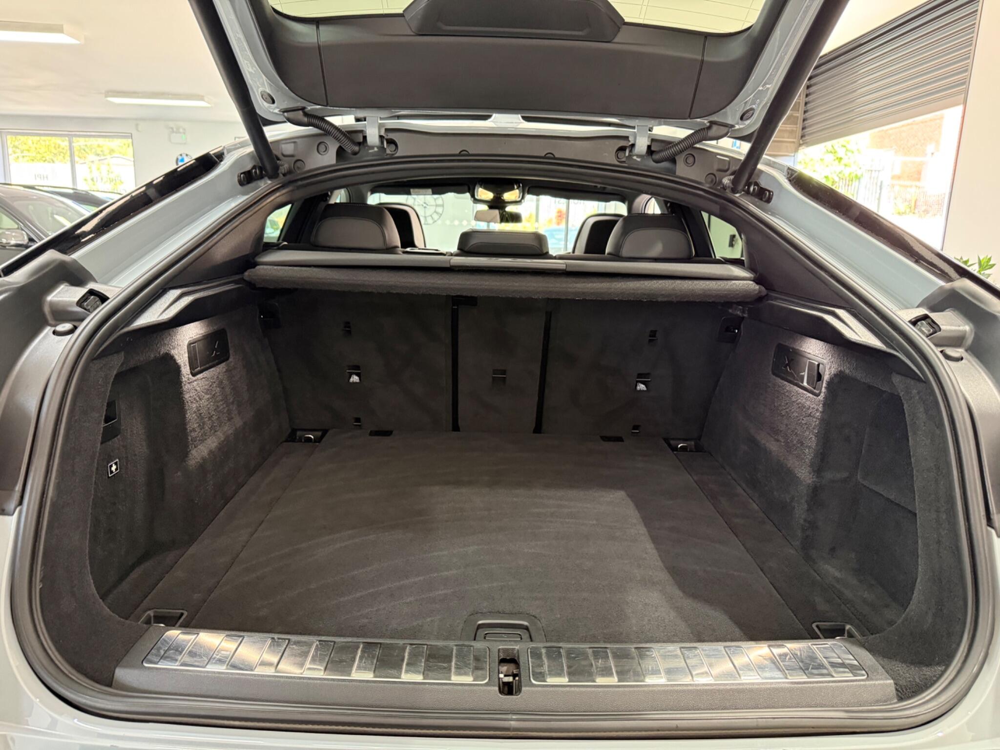 BMW X6 view 42