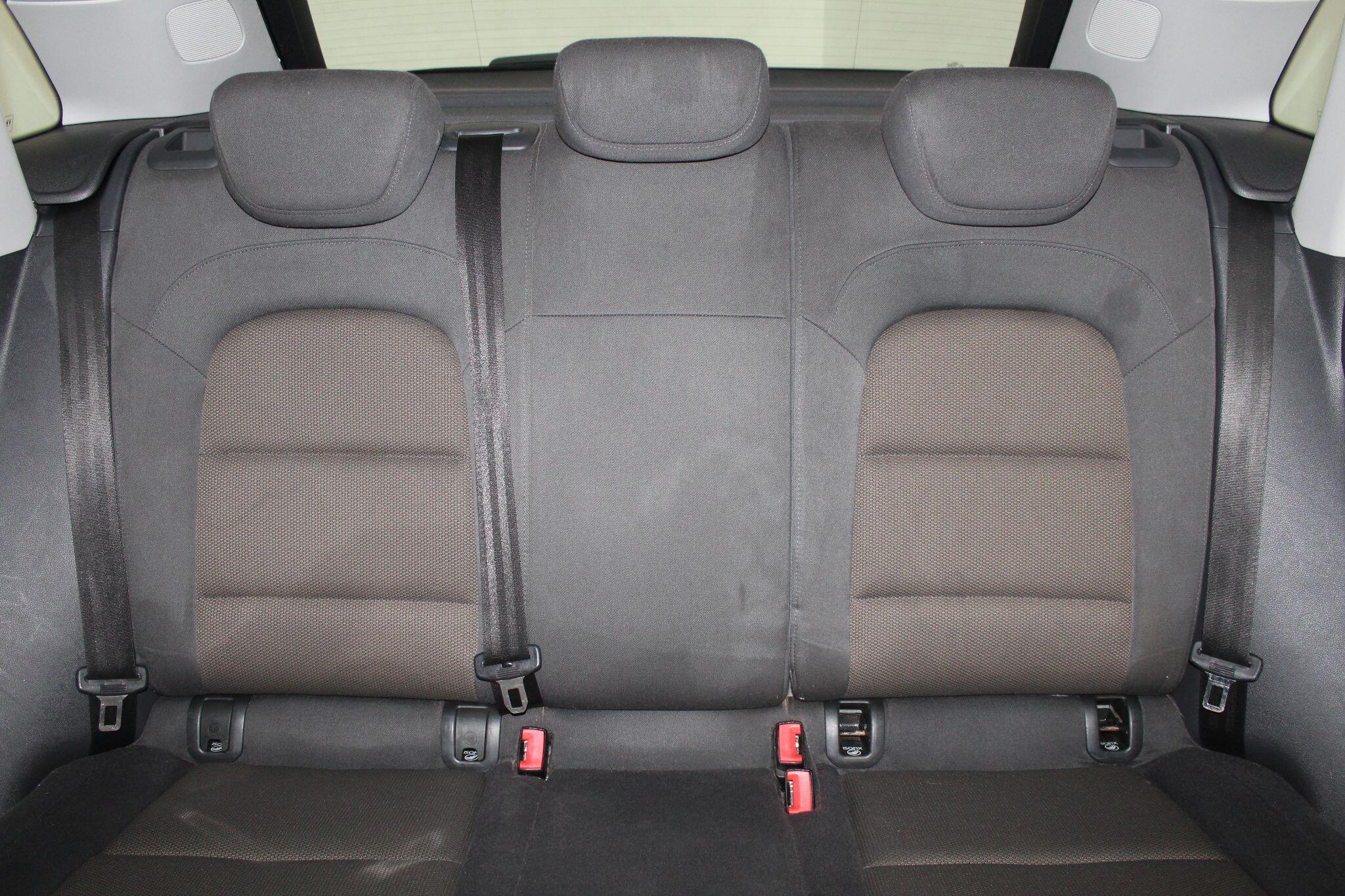Audi Q3 view 49