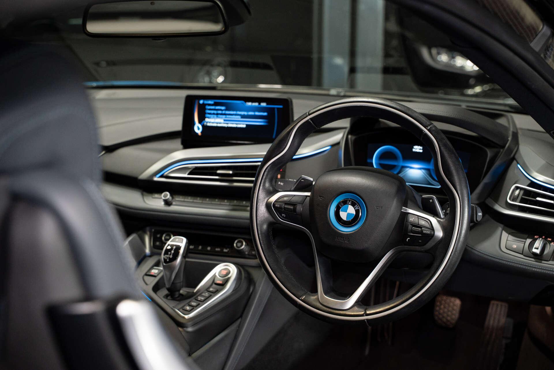 BMW I8 view 12