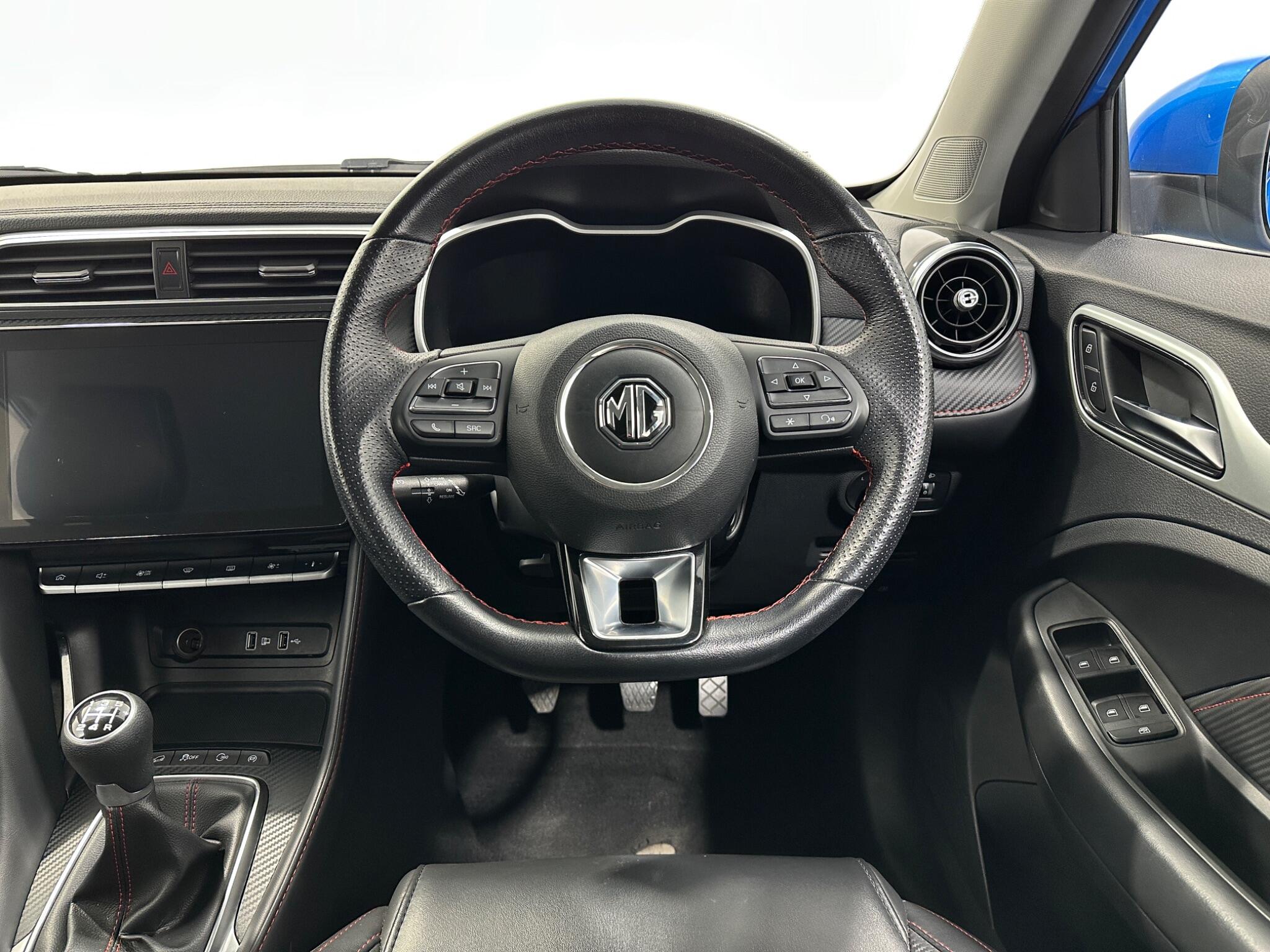 MG ZS view 13