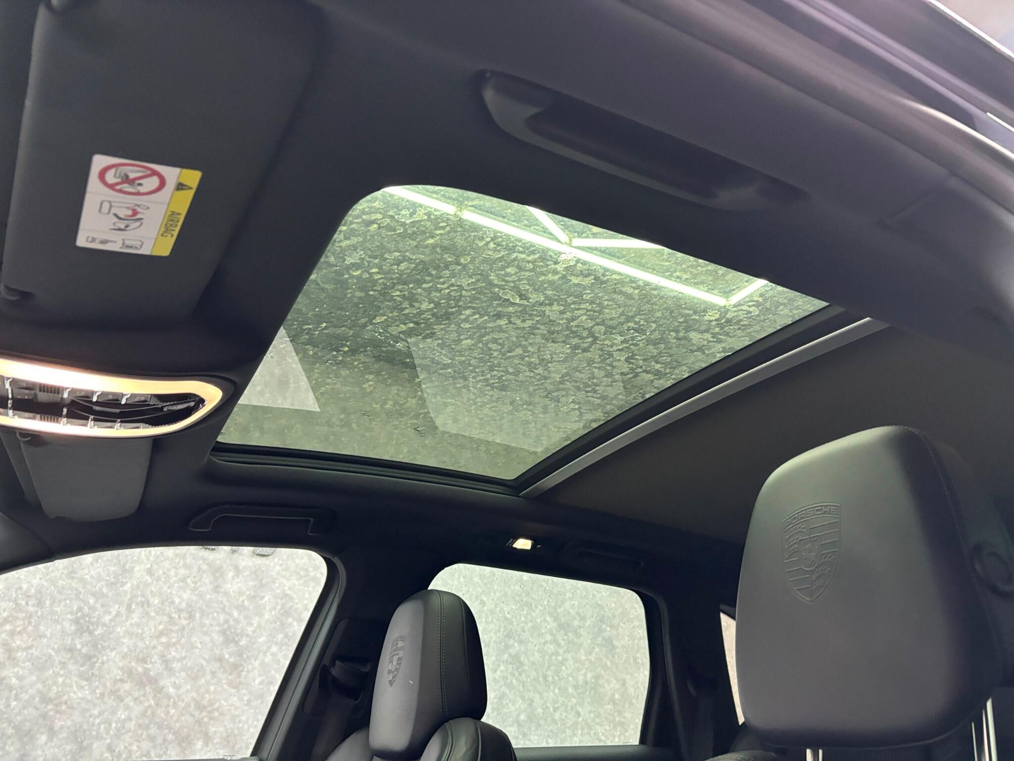 Porsche Cayenne view 21