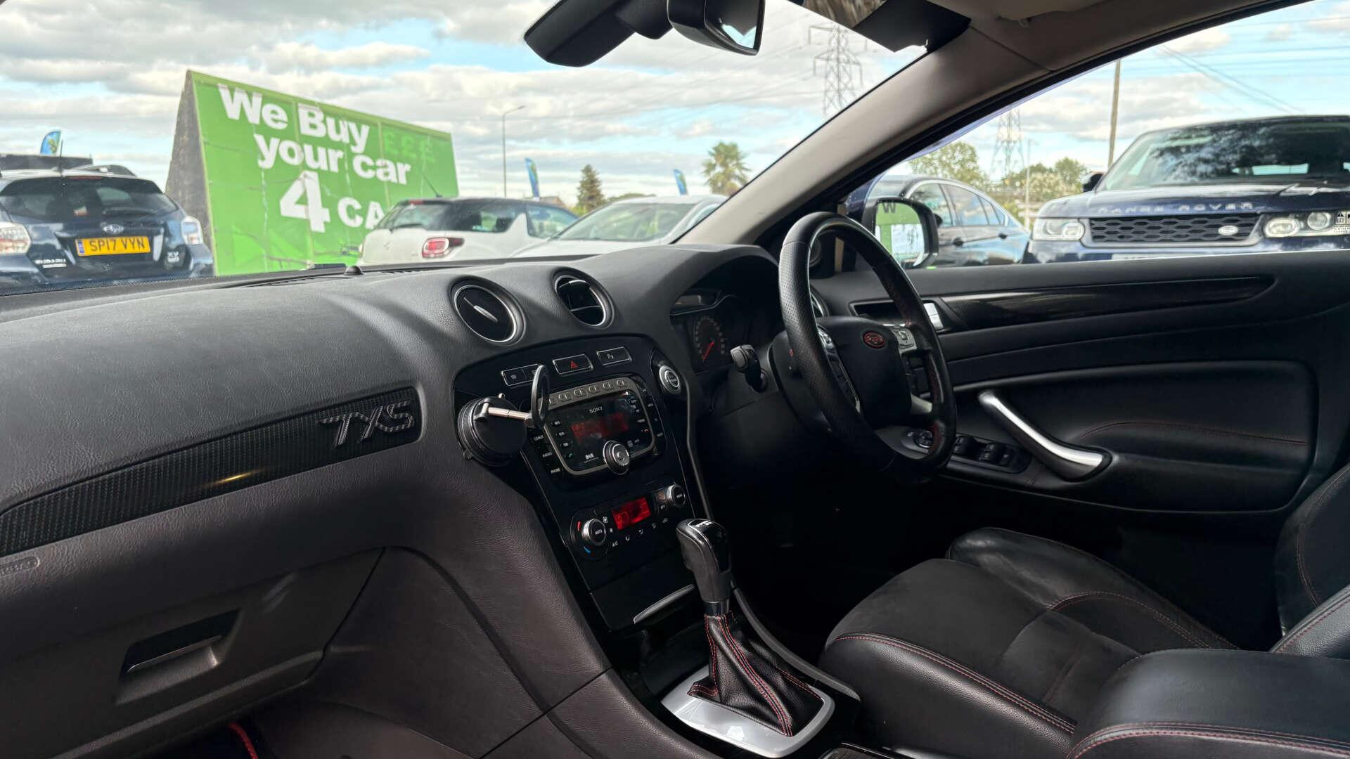 Ford Mondeo view 14