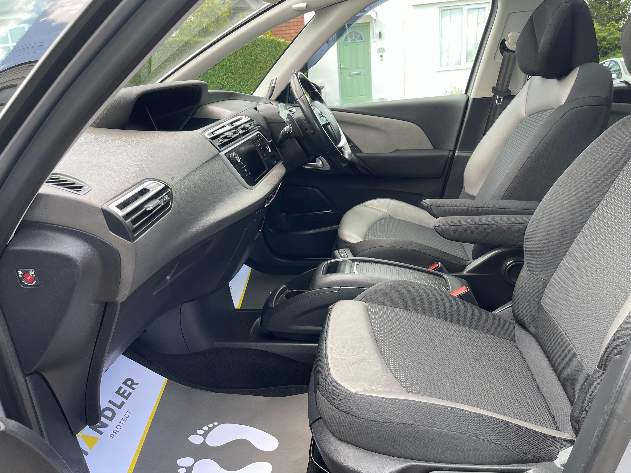 Citroen Grand C4 Spacetourer view 46