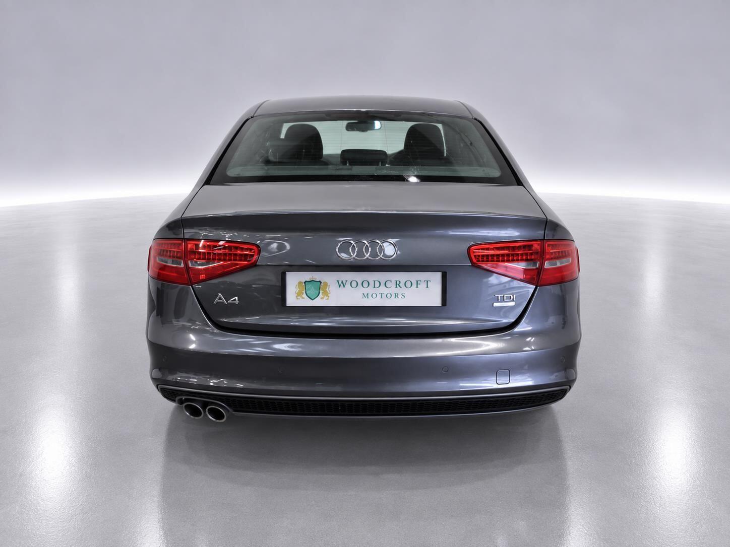 Audi A4 view 14